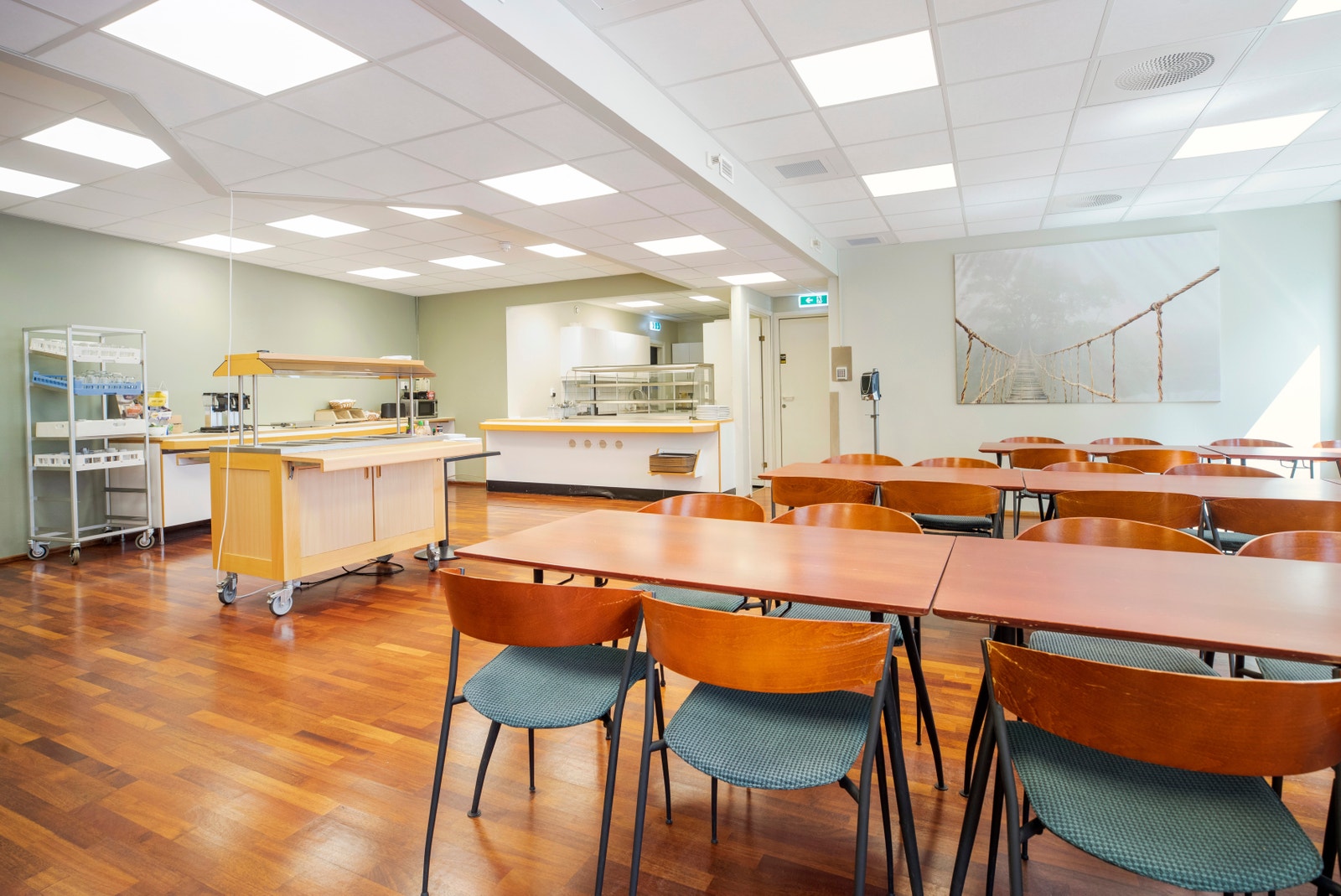 Kantine i etasjen under. Galleribilde