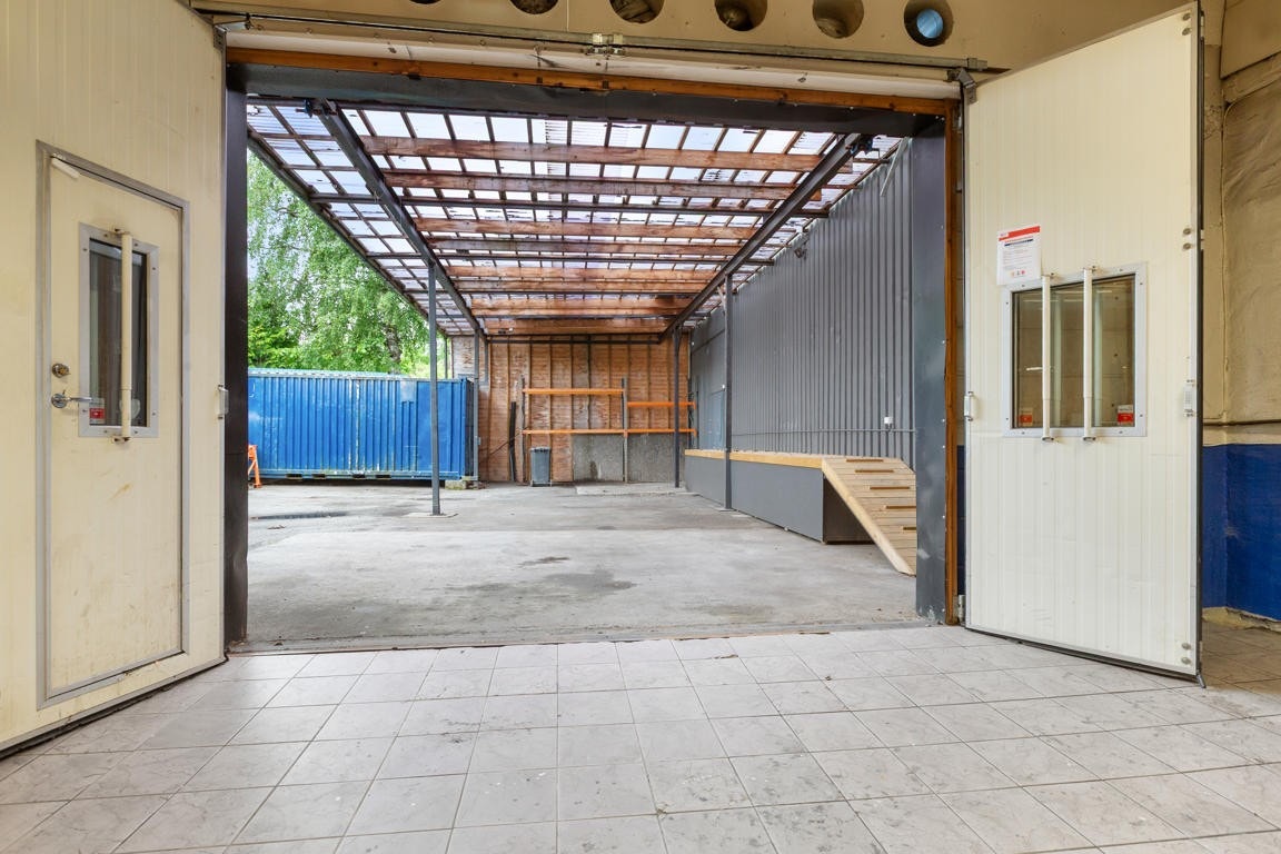 Kjøreport med adkomst via bakgården Galleribilde
