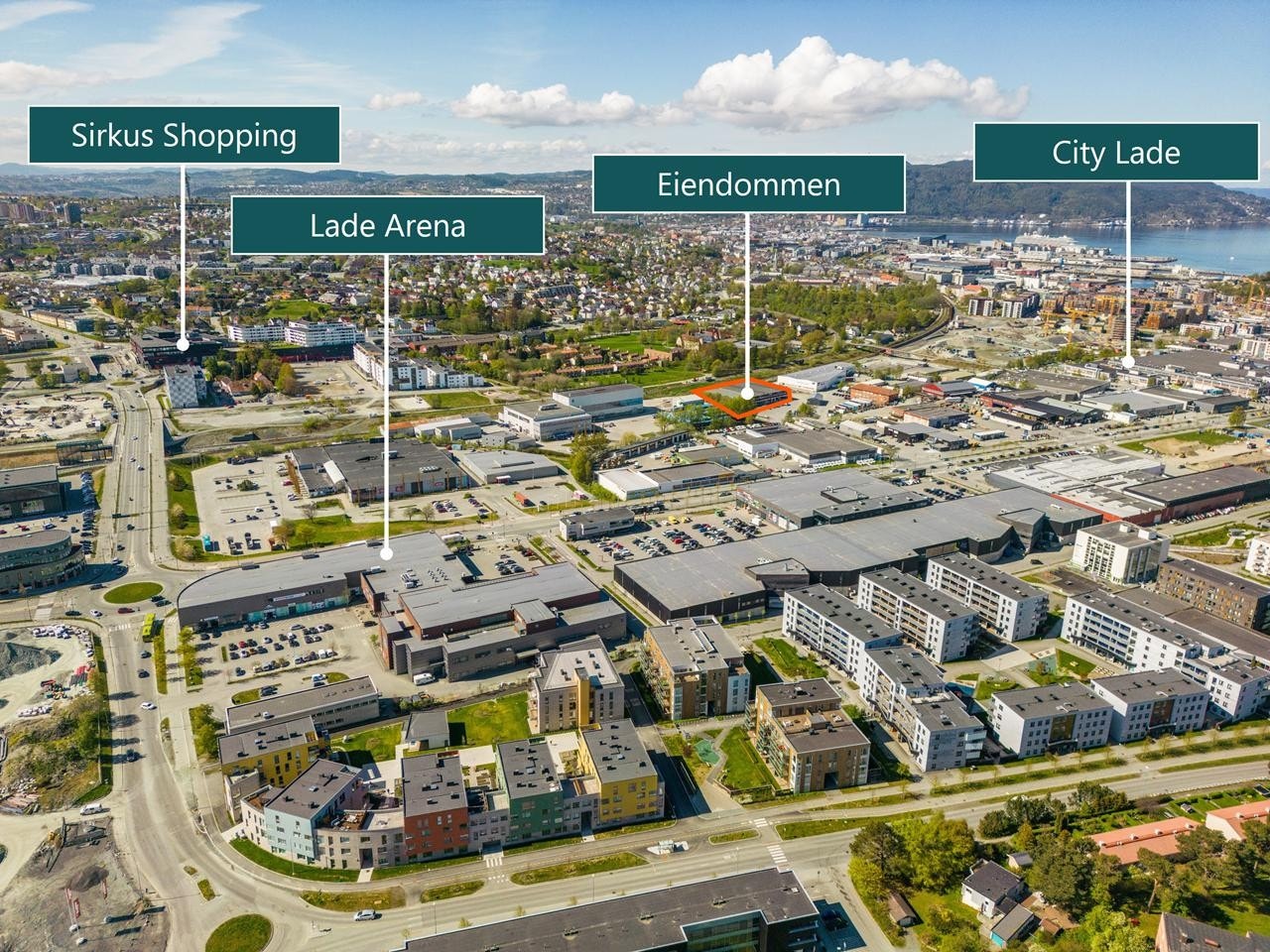 Beliggenhet - dronefoto mot Trondheim Sentrum Galleribilde