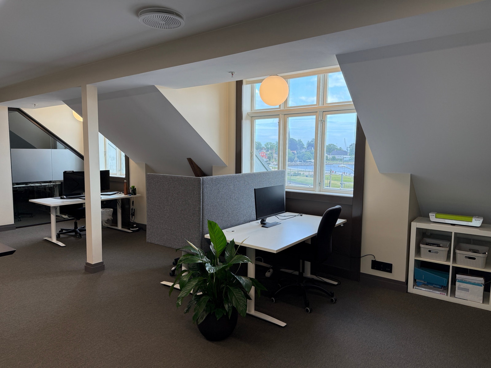 Stort kontor i 3. etasje for 4 - 8 personer. Her får du byens beste utsikt! Galleribilde
