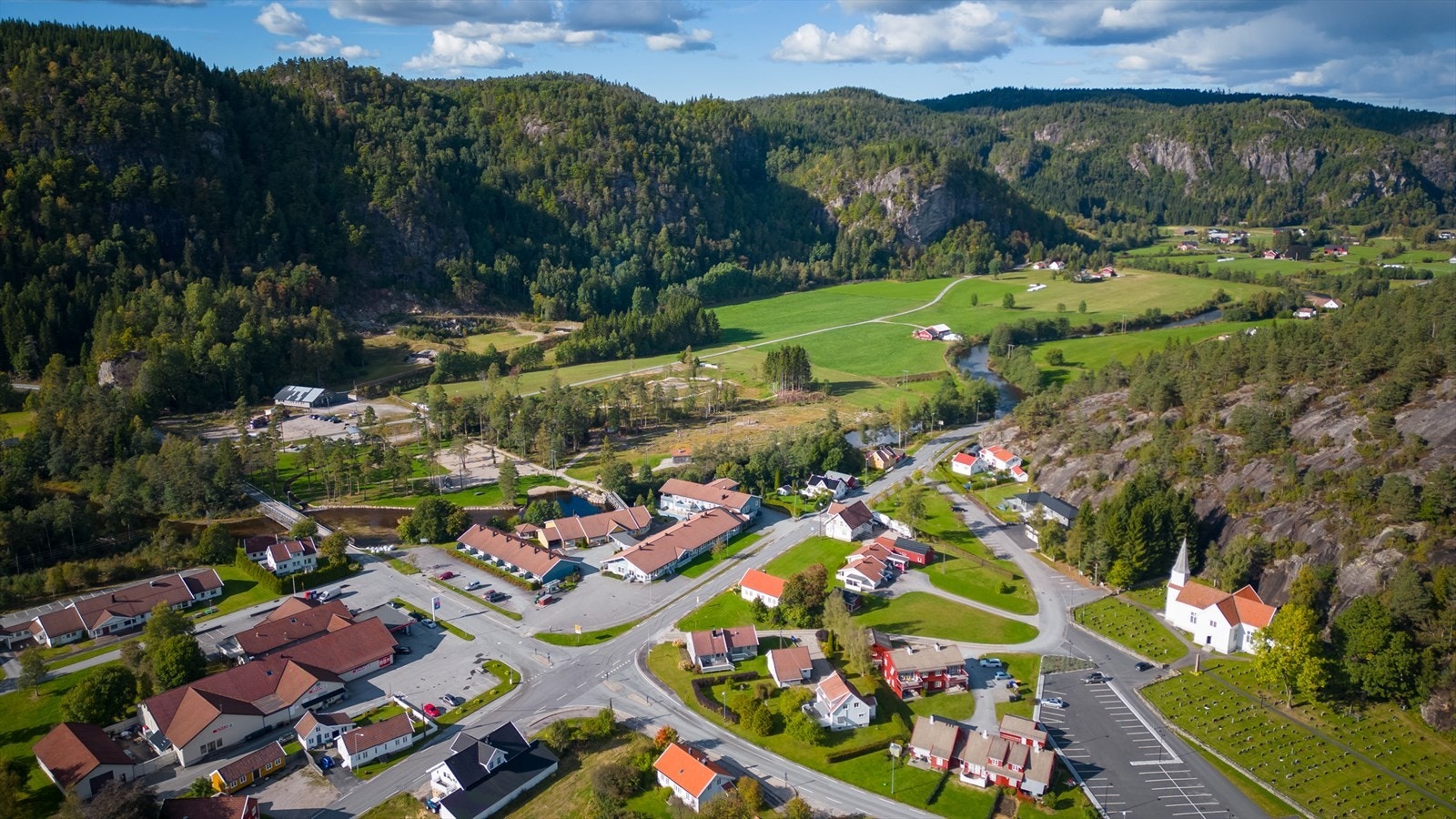 Spennende eiendom med ulike bruksrom Galleribilde