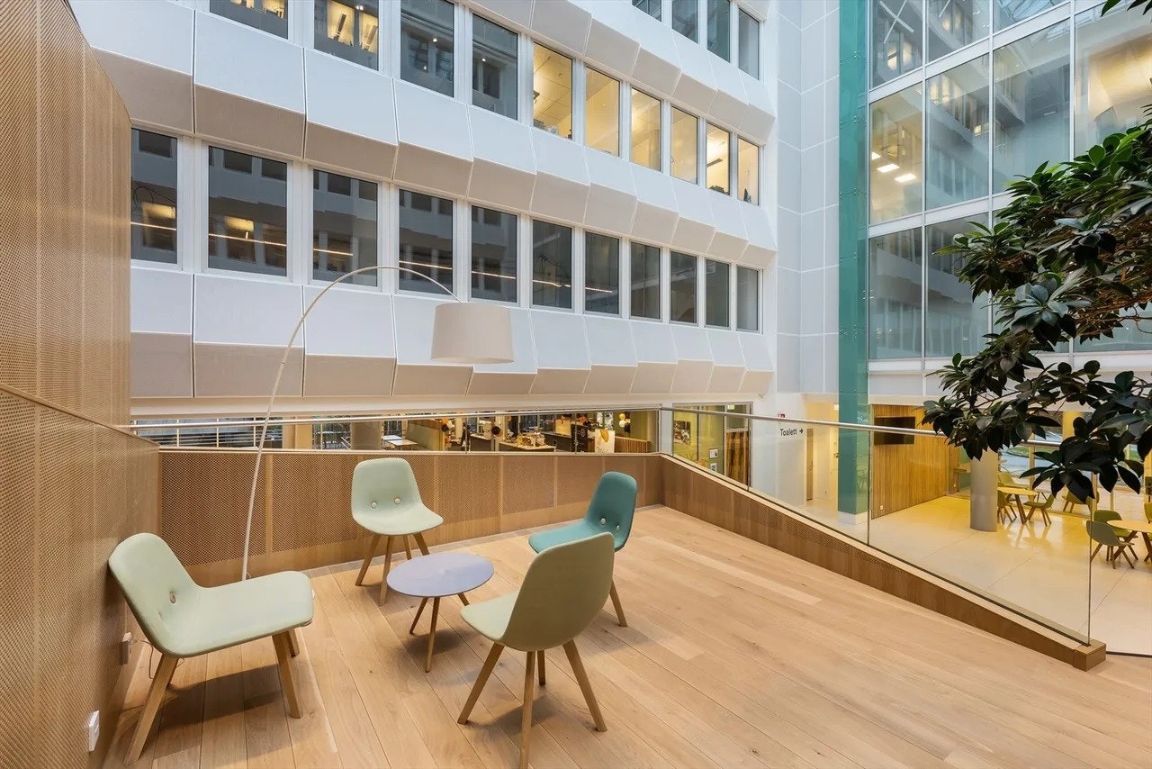 De sosiale sonene skaper rom for at ansatte på tvers av virksomhetene kan møtes. Galleribilde