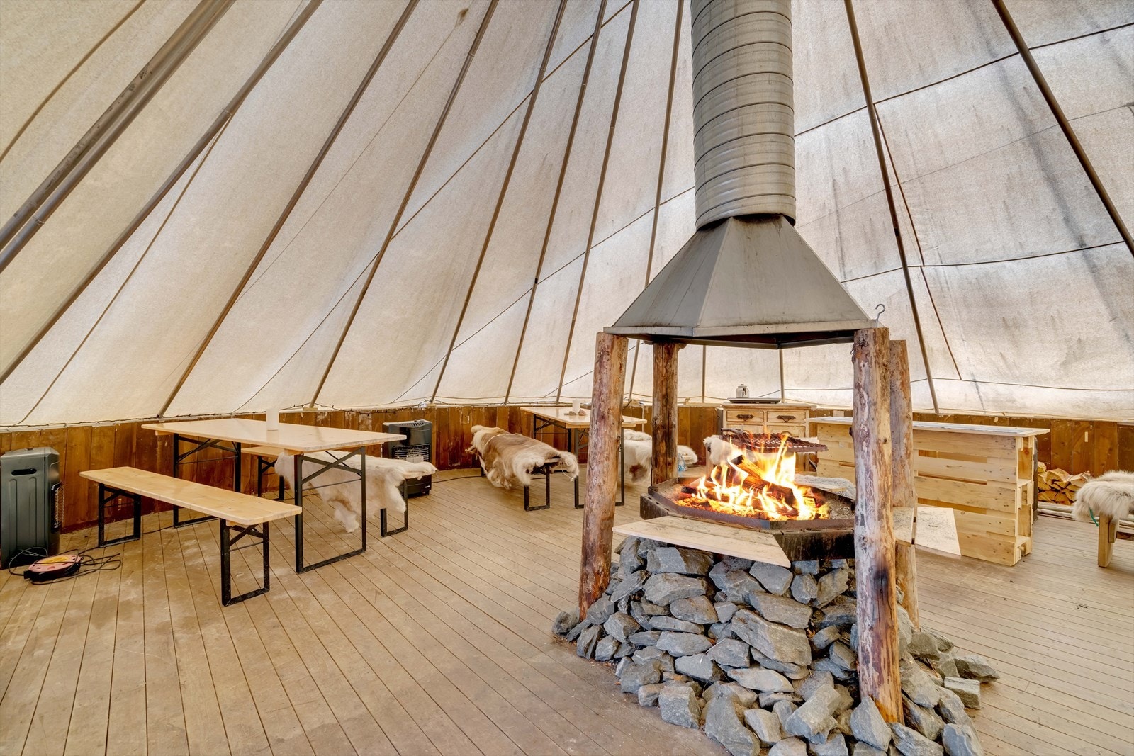 KBJ06340_fire.jpg Galleribilde