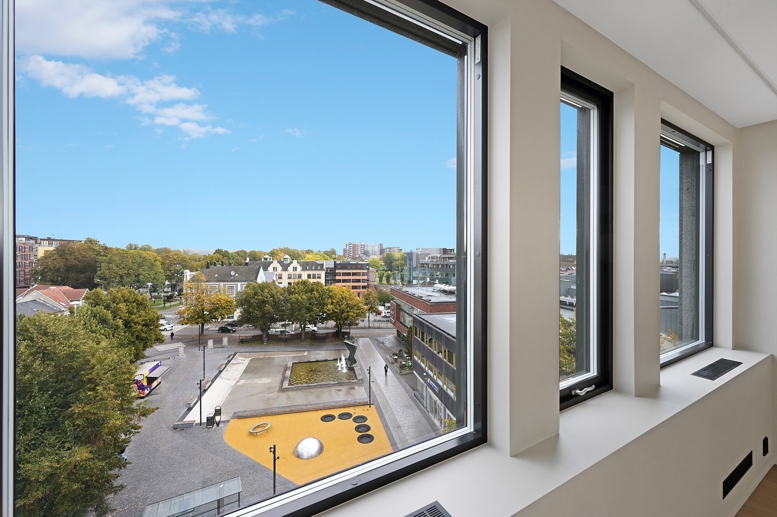 Flott utsikt fra kontor 1 Galleribilde