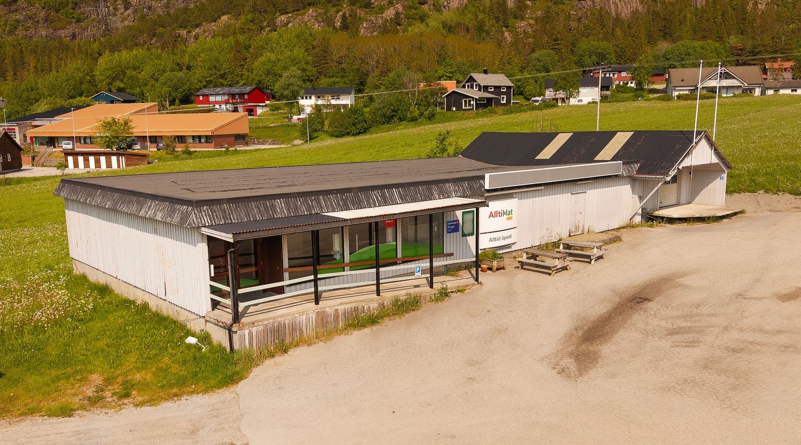 Flere bygningsdeler har oversteget normal levetid. Større tiltak på utvendig bygningsmasse må påregnes Galleribilde