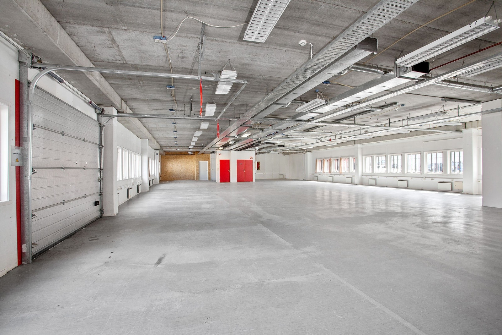 Butikk areal med lager Galleribilde