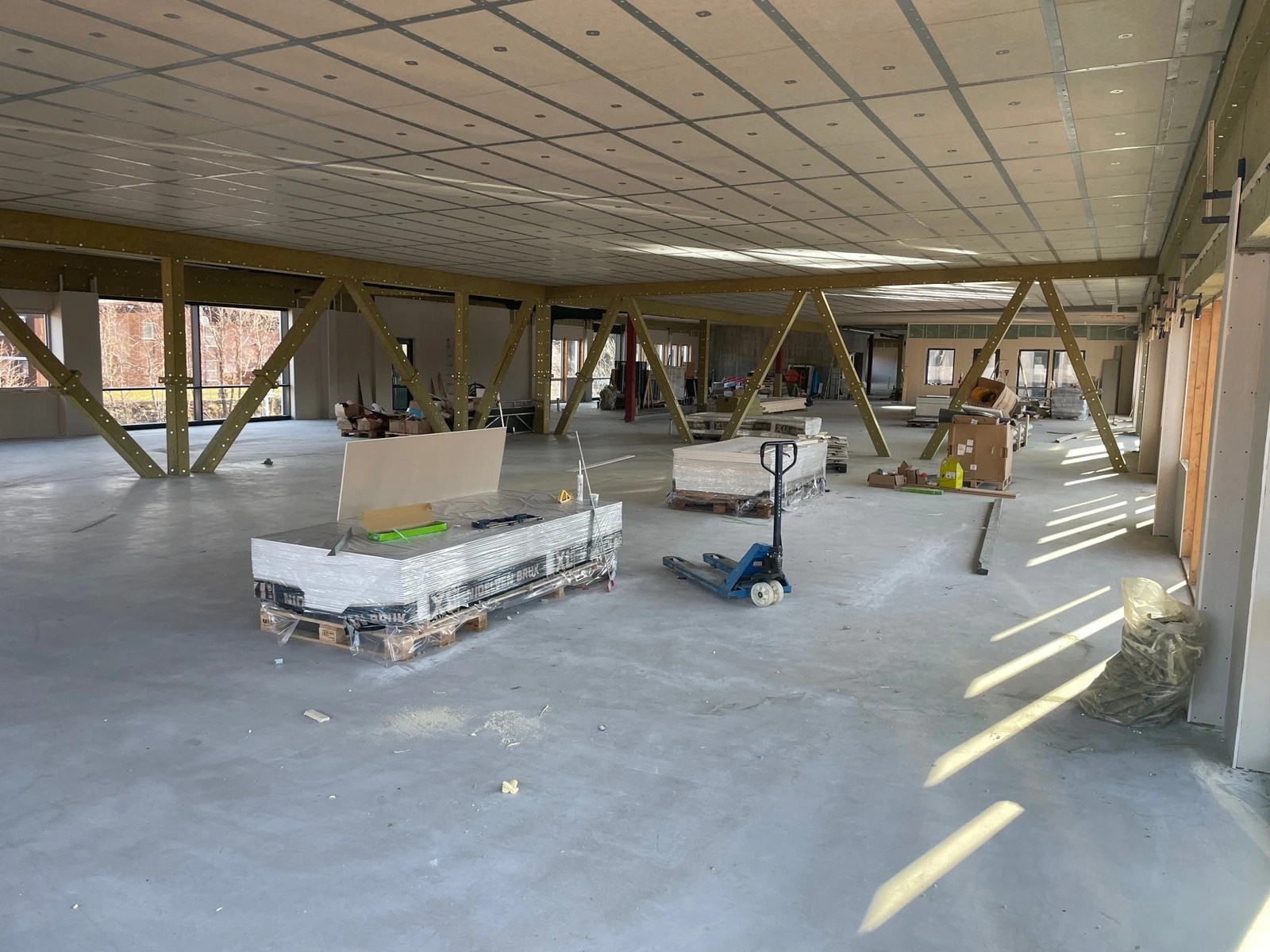 300-1650m2 Galleribilde