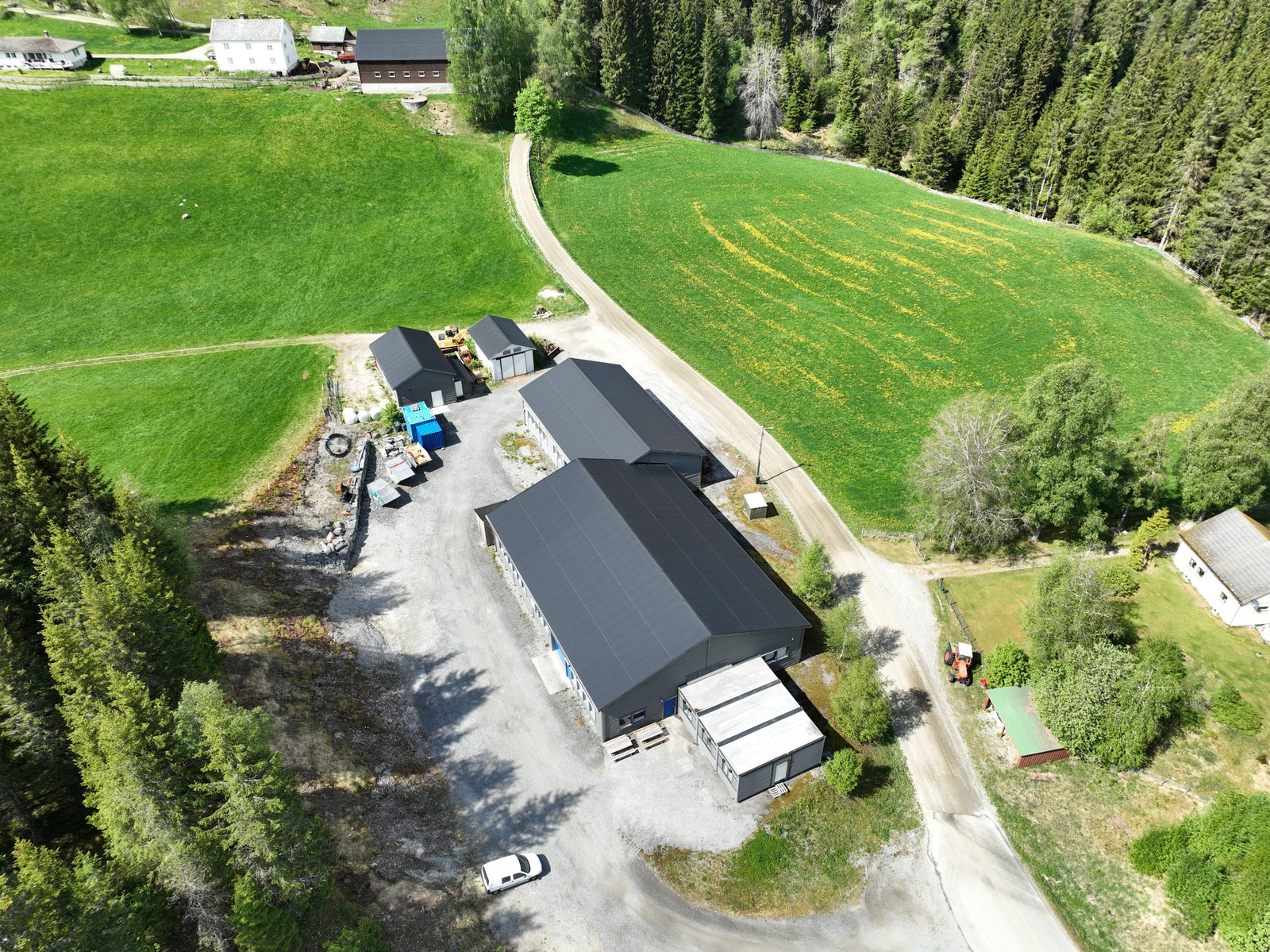 Dronefoto Bjørgavegen 34, retning Bjørgum gard Galleribilde