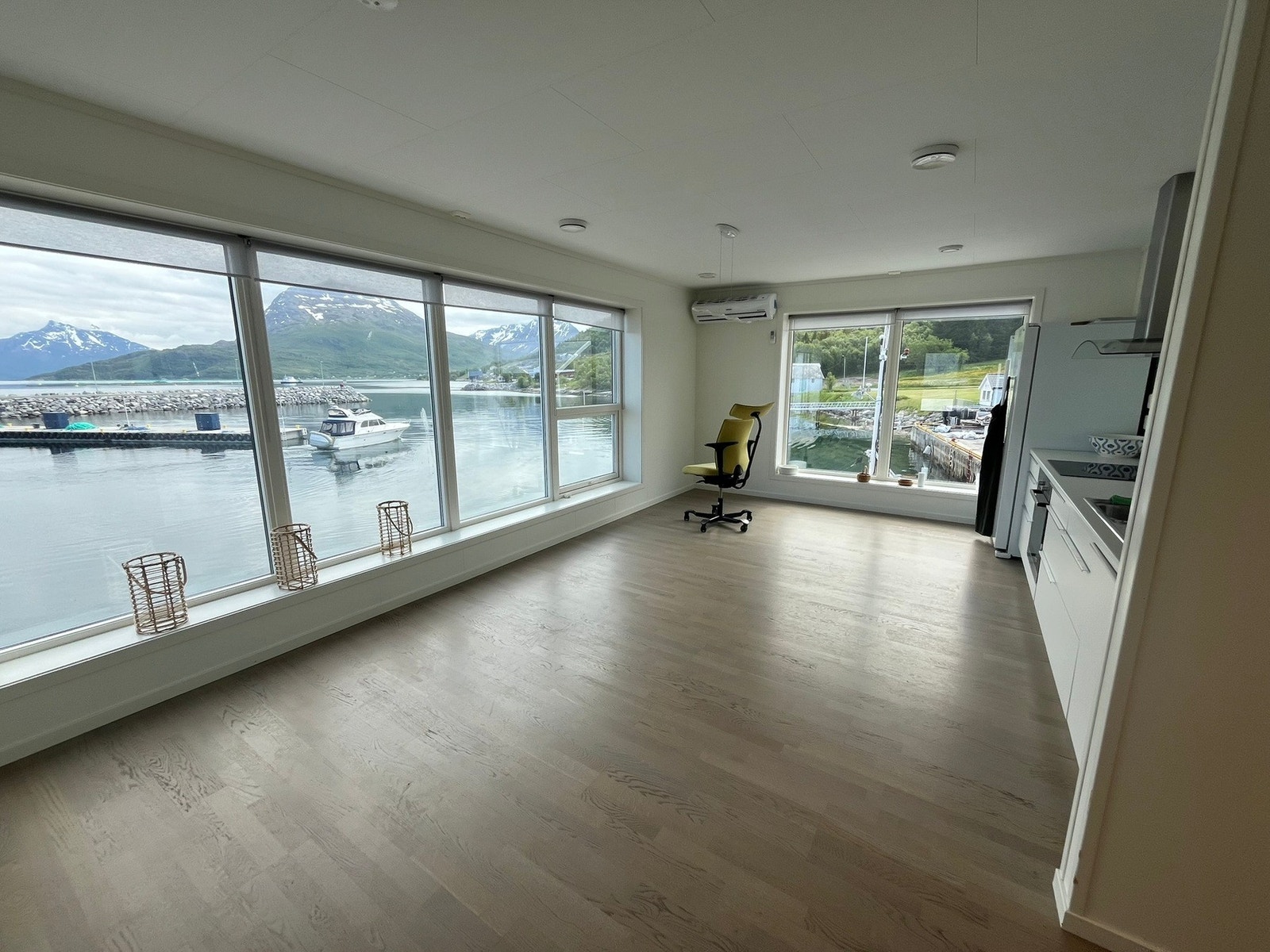 I 2. etasje er det hovedsaklig kontorer og fasiliteter som kjøkken/spiserom og garderobe/toaletter Galleribilde