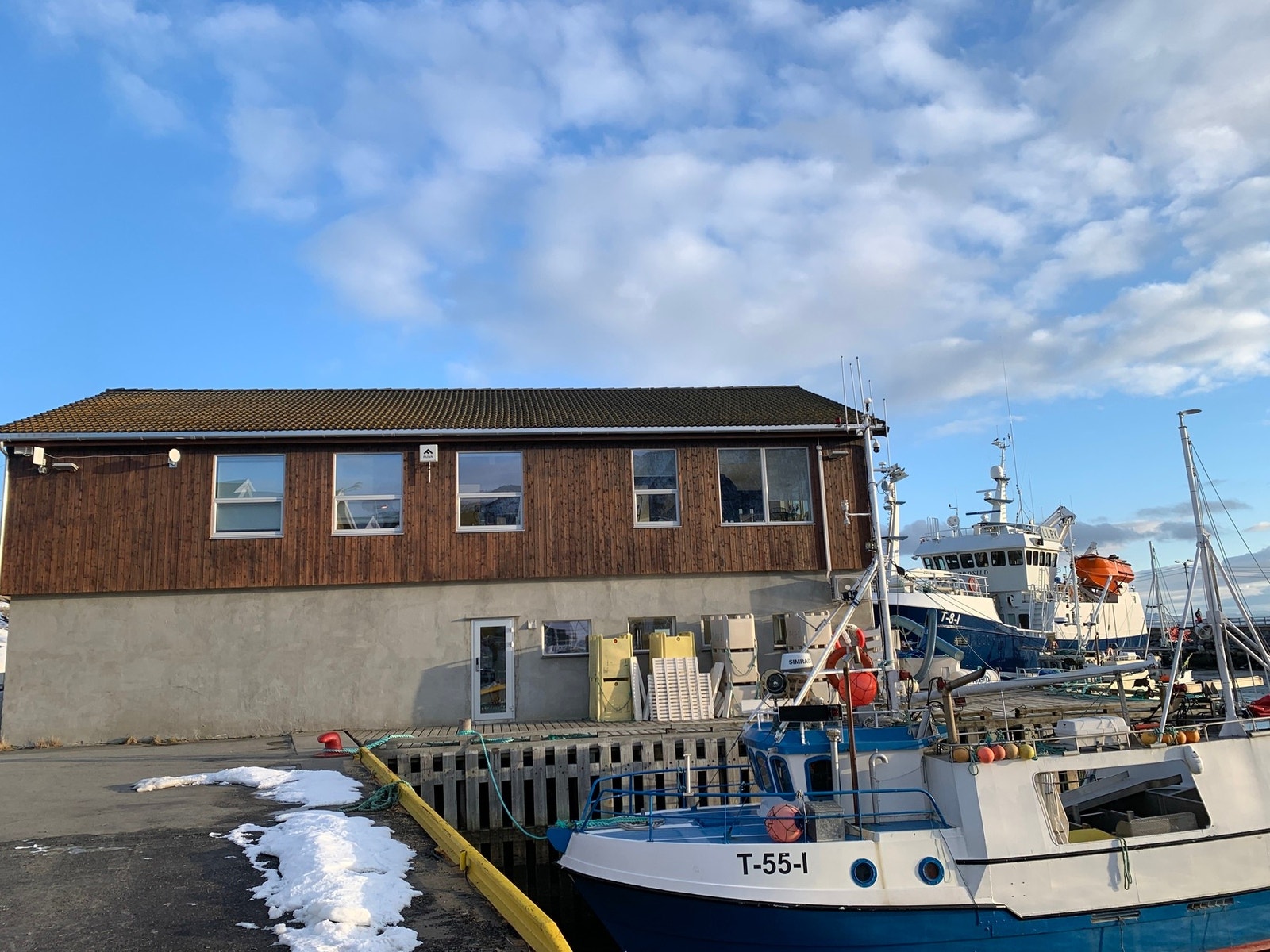 EIE eiendomsmegling v/Runar Bjørkelund har gleden av å presentere Hamneveien 5, en spennende næringseiendom med sentral plassering i fiskerihavna på Engenes Galleribilde