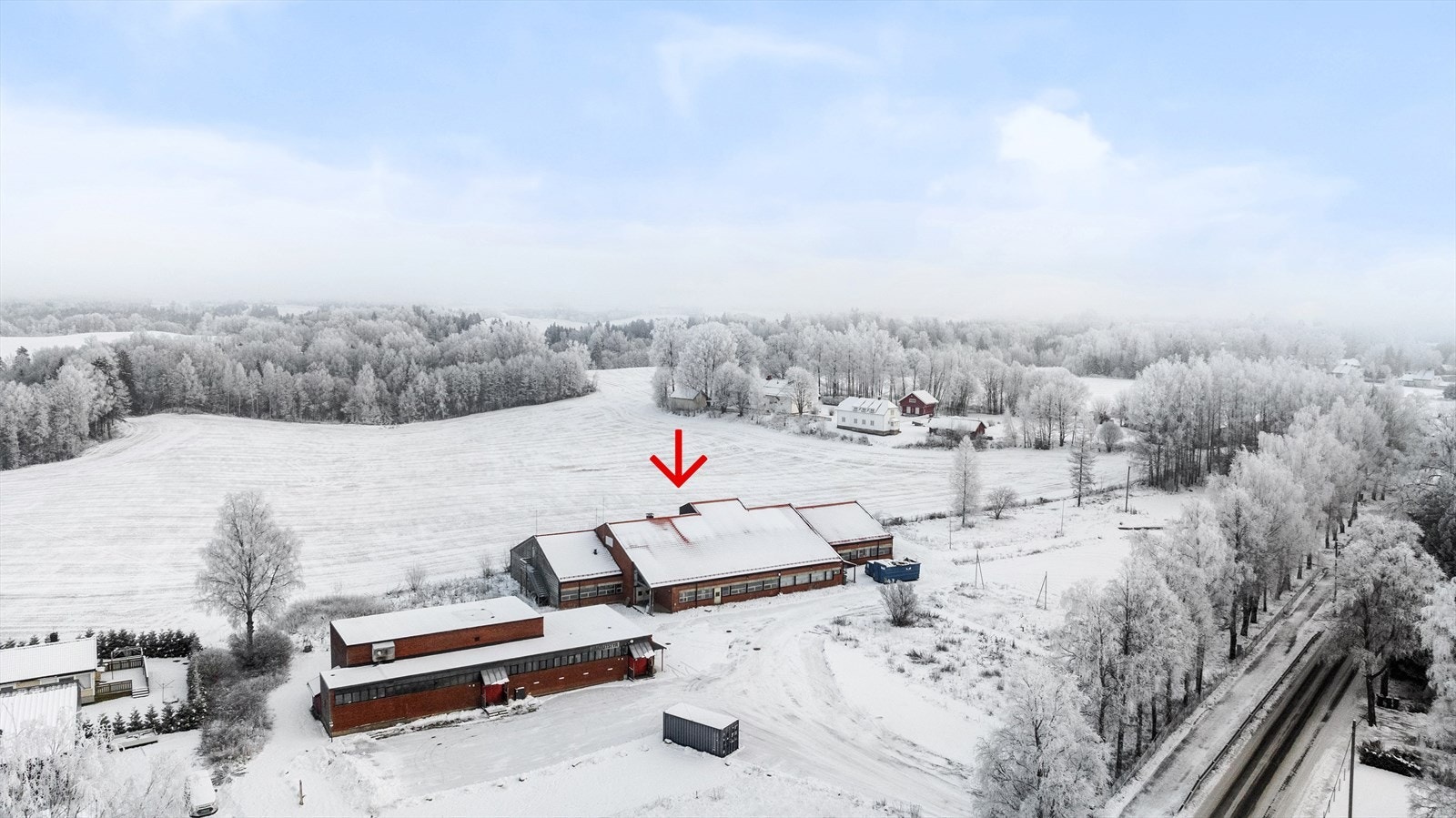 Velkommen til Holtervegen 219 - Tidligere Løken skole i Nannestad kommune. Fotograf: Hege K. Leren. Galleribilde