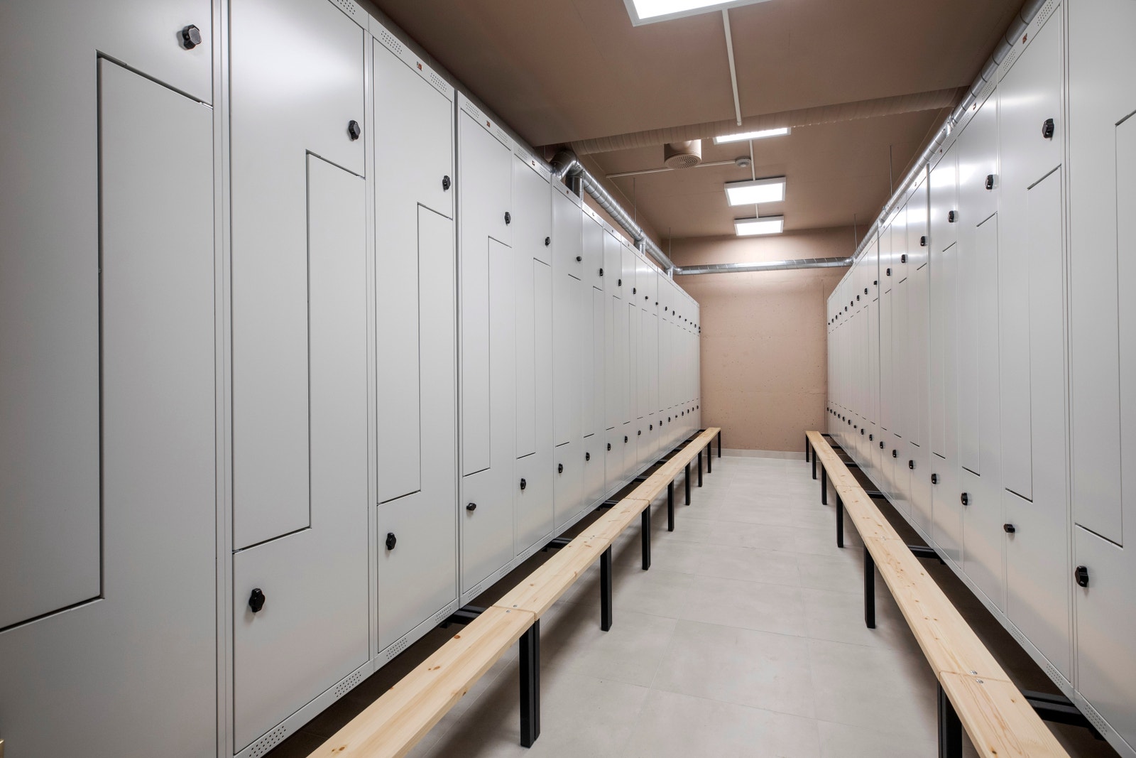 Fine garderober Galleribilde