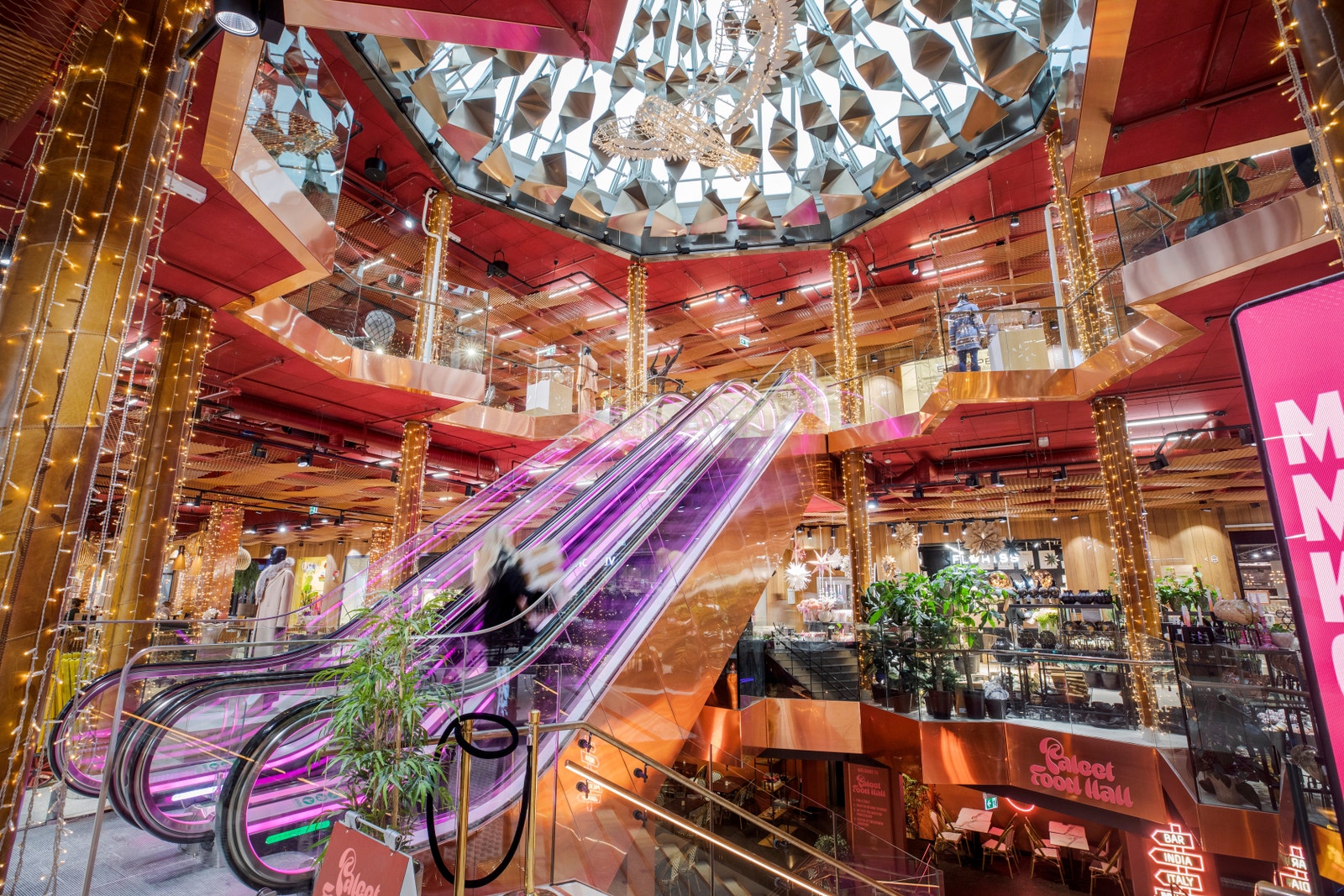 Flotte Paleet Shopping med eksklusive butikker. Her finner du også apotek, blomsterbutikk, bakeri og Vinmonopolet Galleribilde