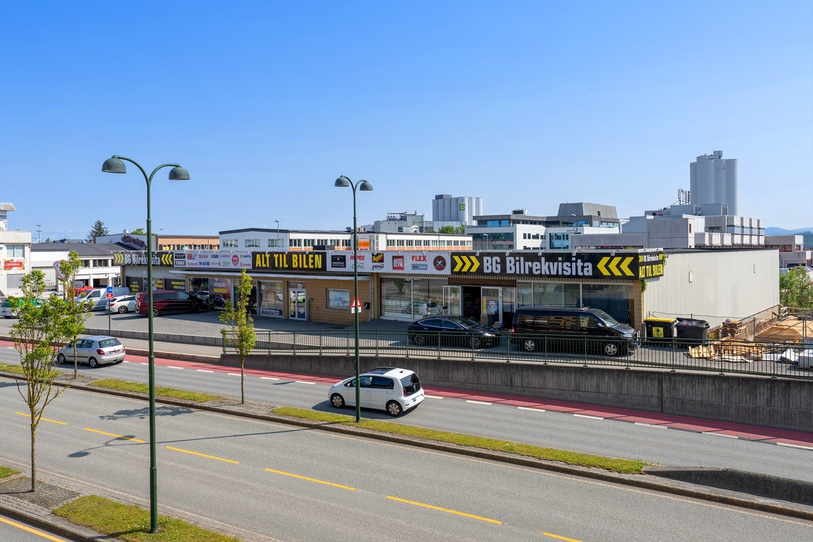 Fasade mot RV44 Galleribilde