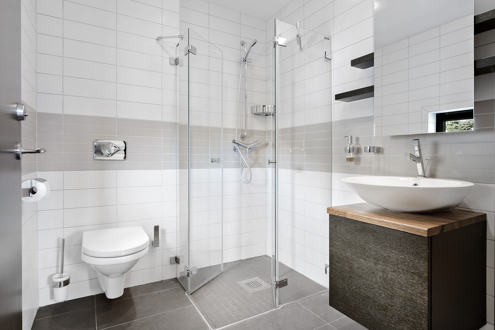 Bad II. 2 etg Galleribilde