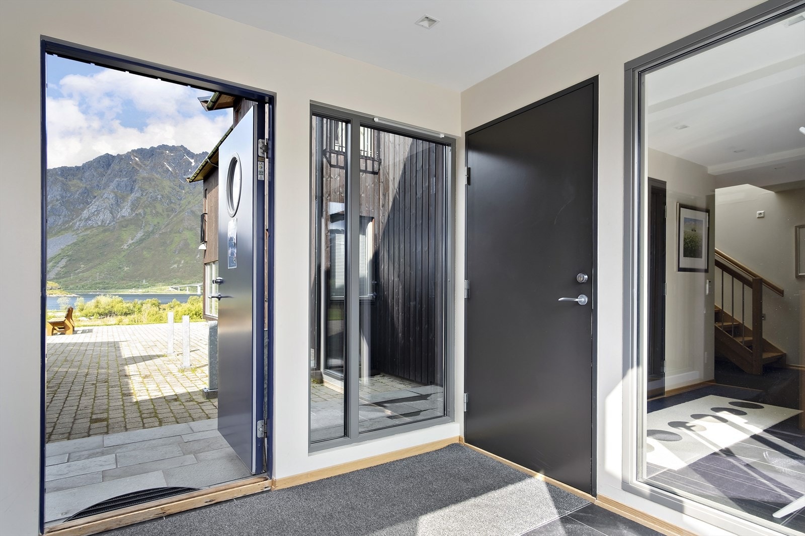 Inngang nordre fløy Galleribilde