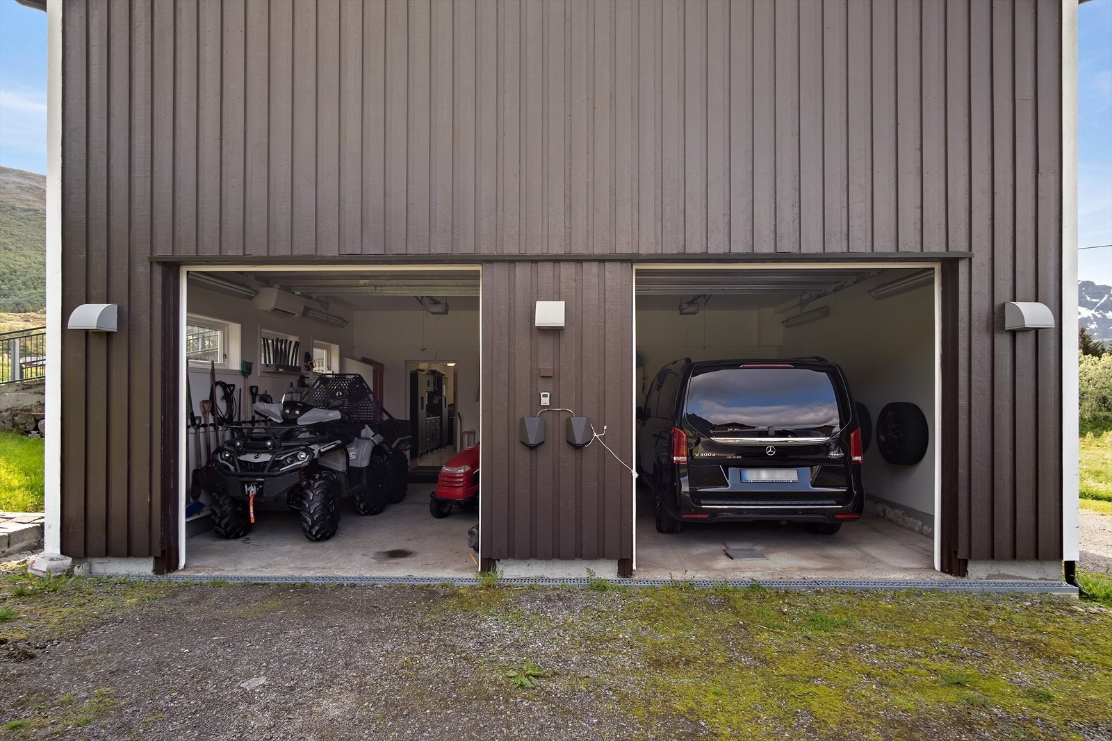 Garasje i låve Galleribilde