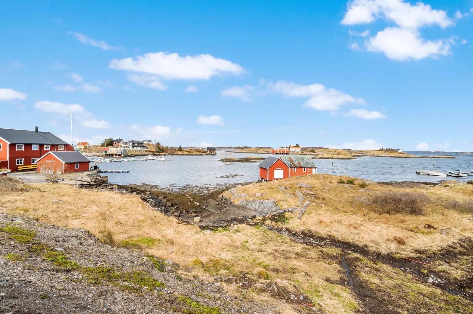 Råket småbåtlag like ved Galleribilde