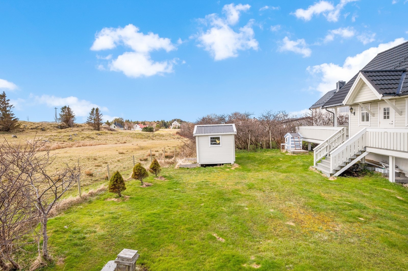 Redskapsbod på tomten Galleribilde