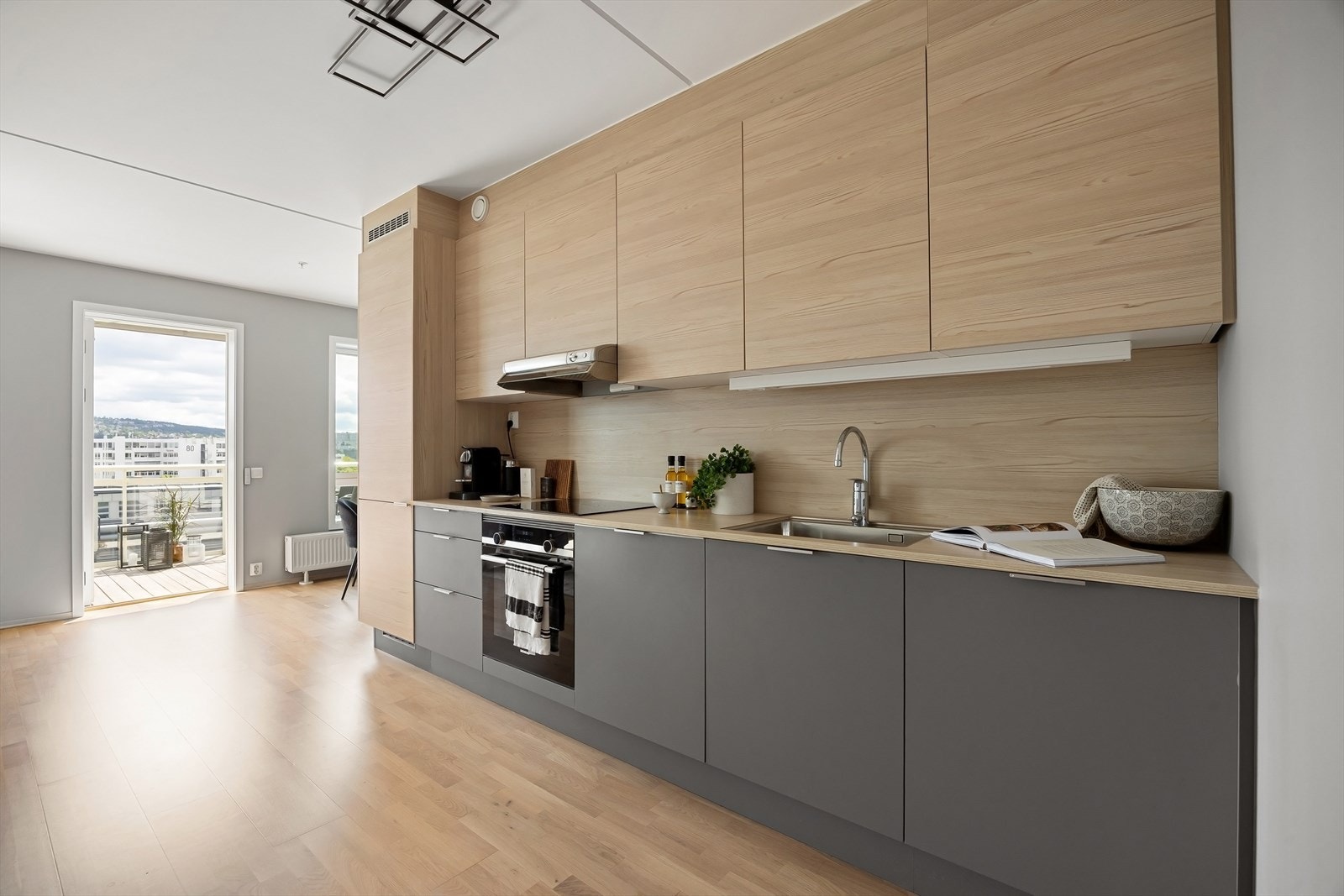 Kjøkkenet er utformet med tanke på effektivitet, stil og trivsel. Galleribilde