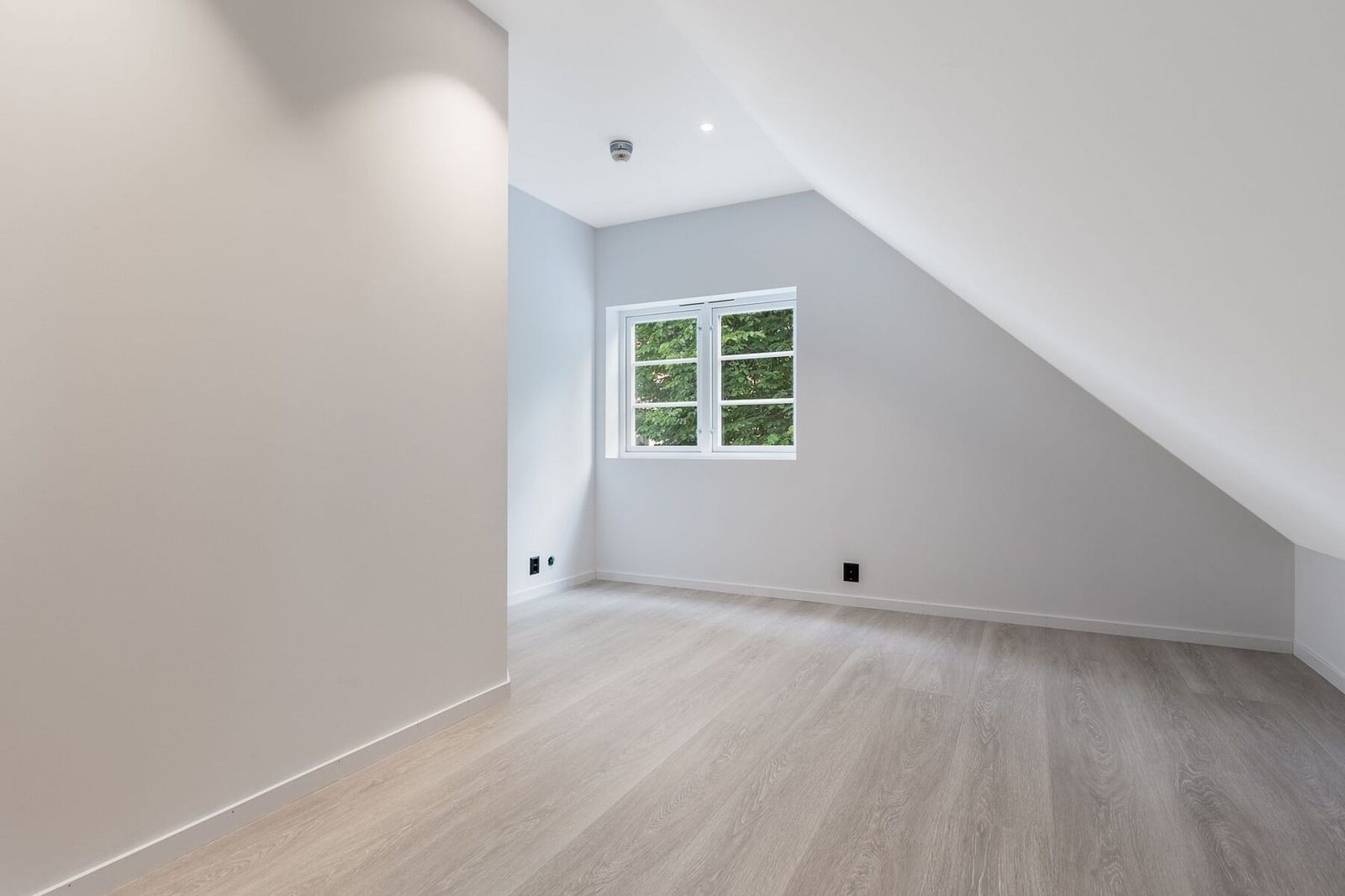 Soverommene oppleves som romslige og har god plass til det man behøver. Galleribilde