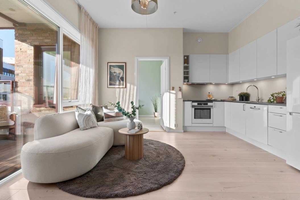 Leiligheten holder en gjennomgående høy standard og er ferdigstilt i 2023 Galleribilde