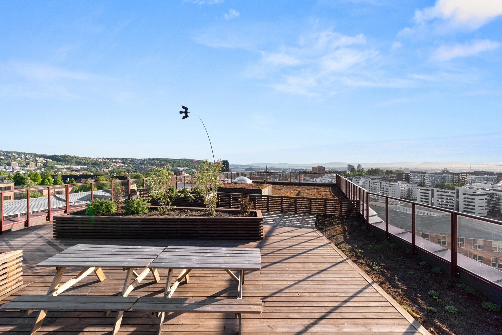 Som leietaker har du tilgang til en trivelig takkterrasse med flott utsikt over byen. Galleribilde