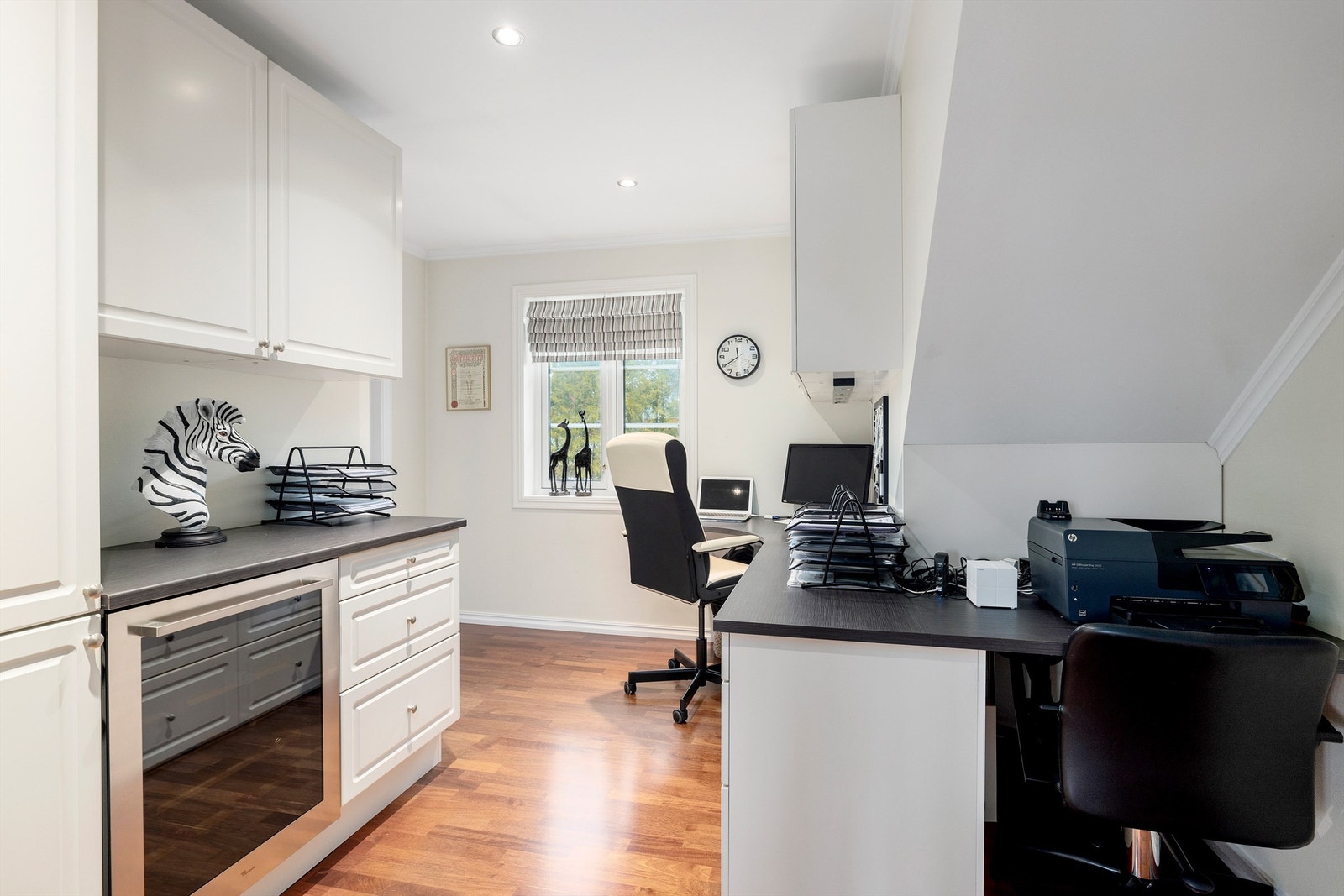 Praktisk kontorløsning i tilknytning til kjøkken Galleribilde