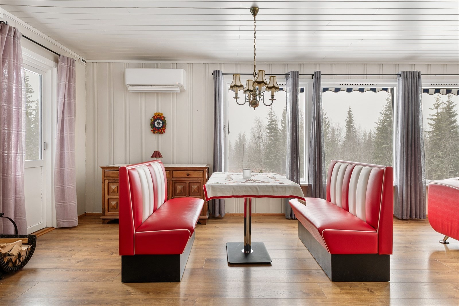 God plass til spisestue. Galleribilde