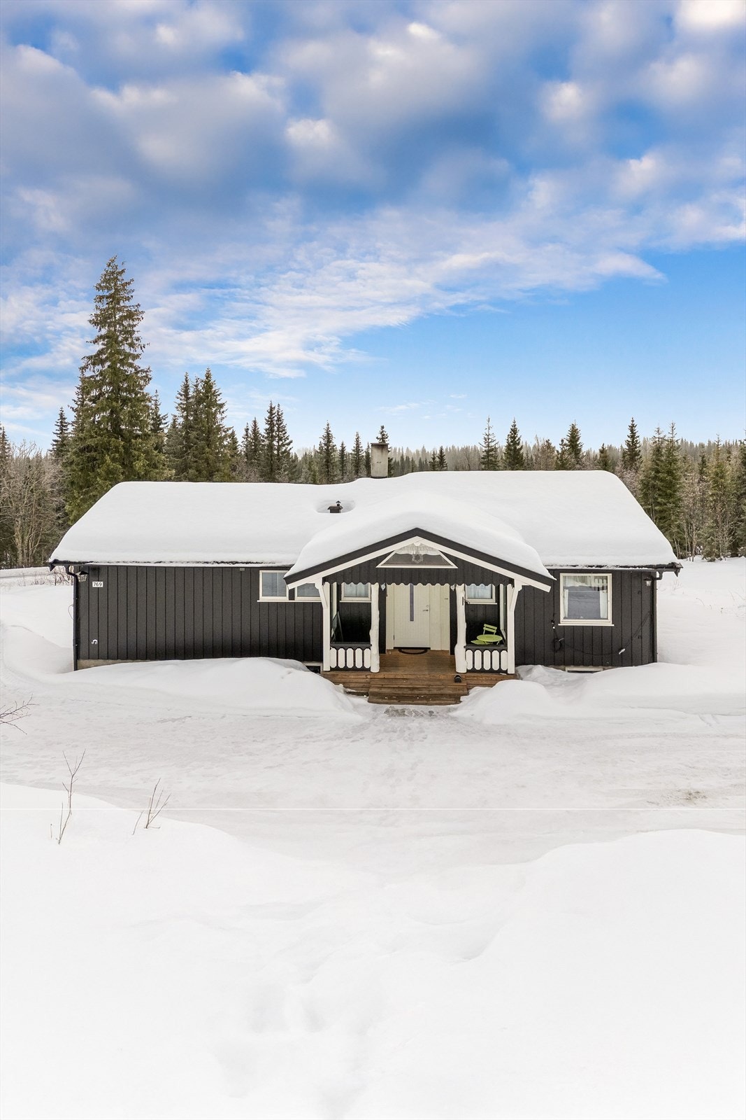 objpict_13301513723895_retusjert.jpg Galleribilde