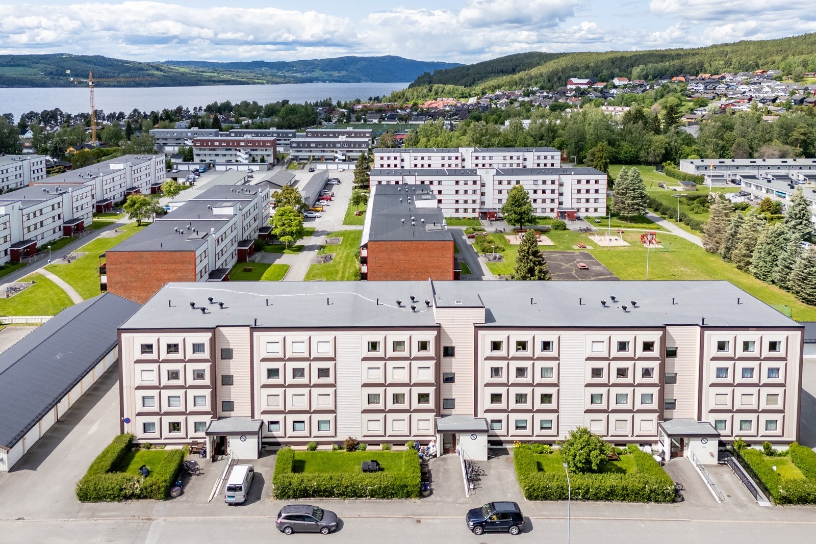 Leiligheten ligger i høy 1.etasje og er betydelig oppgradert innvendig den siste tiden. Galleribilde