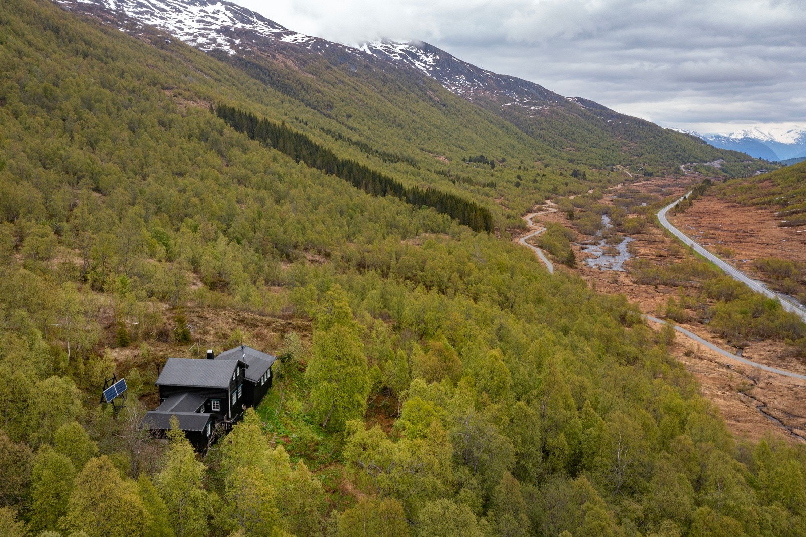 I tillegg til skikjøring tilbyr Strandafjellet Skisenter også snøbrettkjøring, langrennsløyper og muligheten til å prøve seg på toppturer. Galleribilde