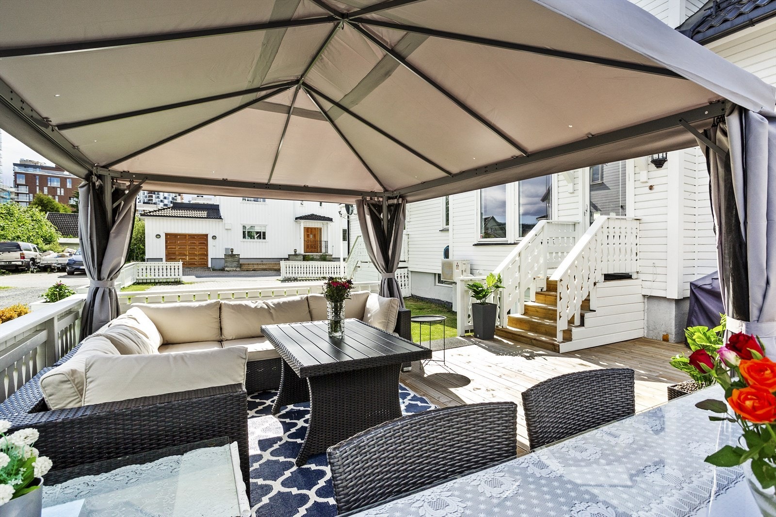 Koselig uteplass Galleribilde