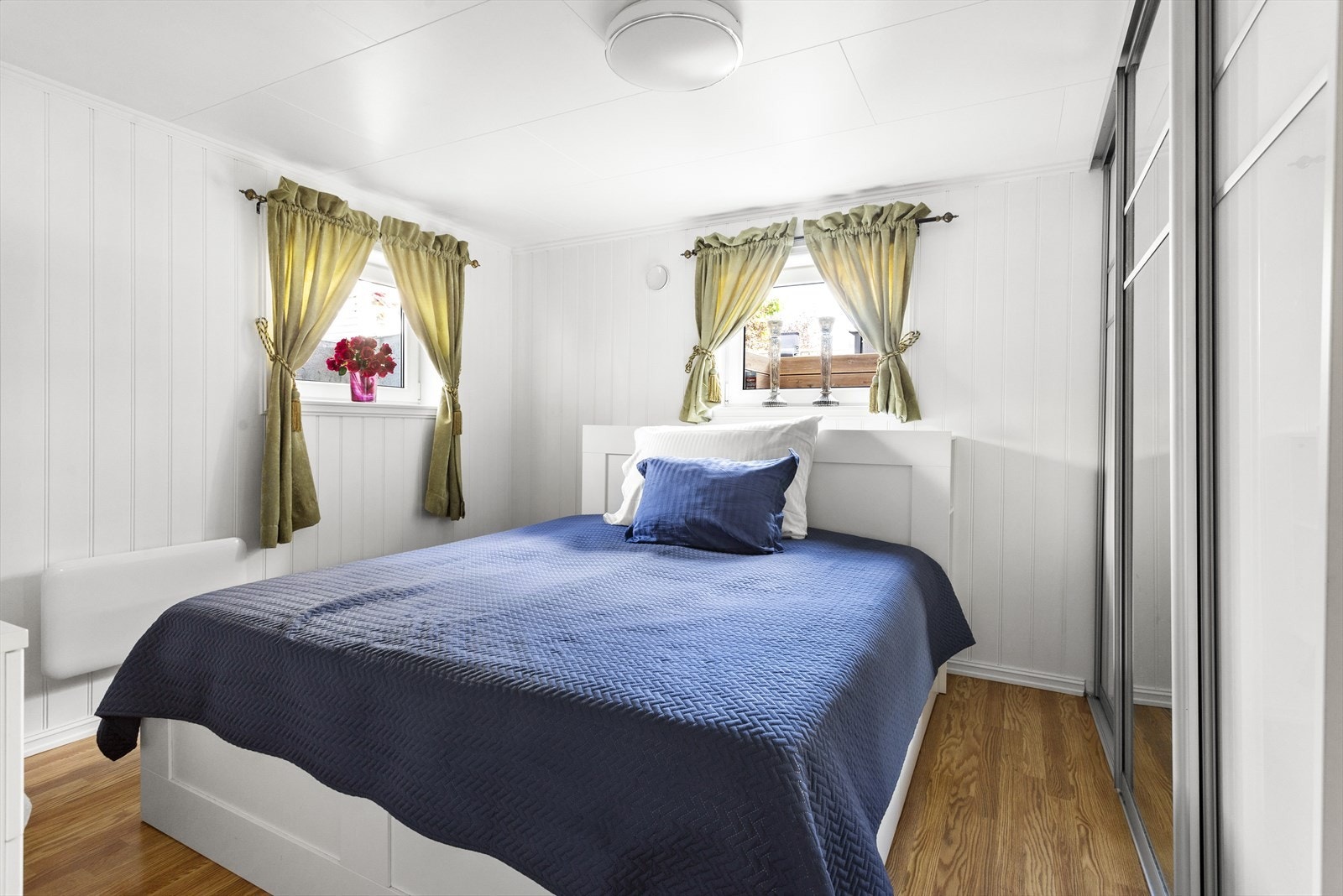 Disponibelt rom i kjeller. Innredet som soverom Galleribilde