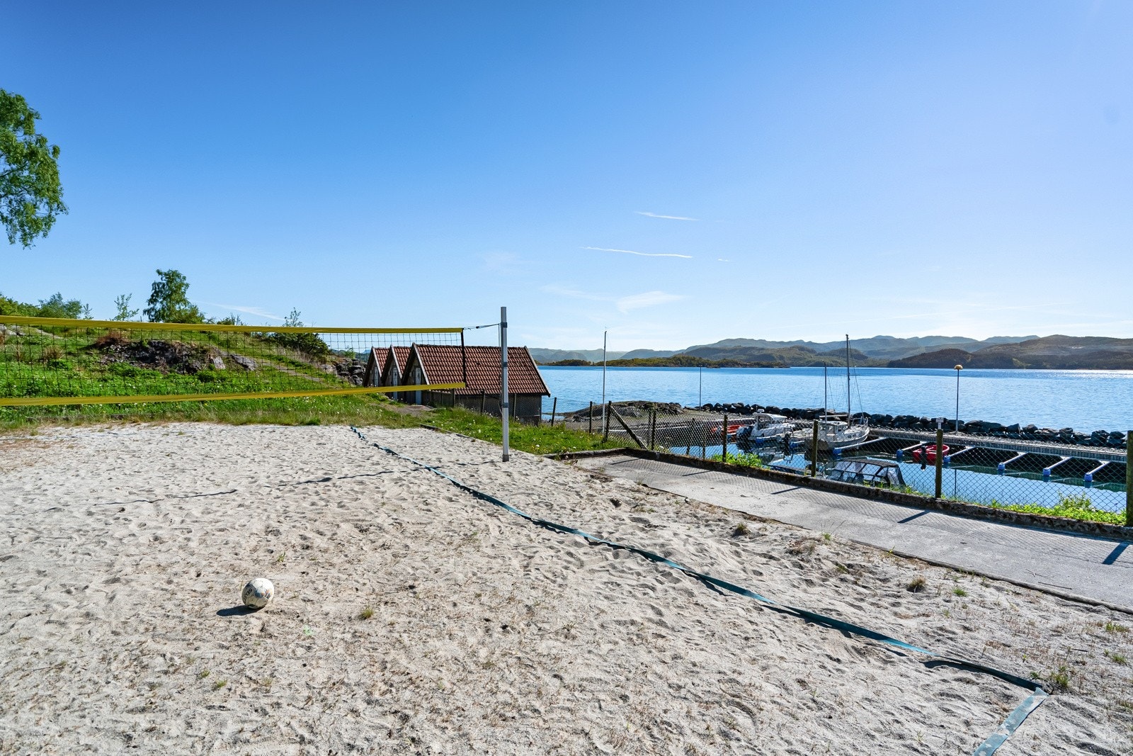 Beachvolleyballbane ved båtplassene Galleribilde