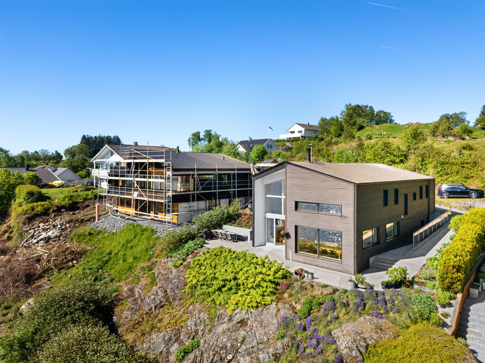 Passivhus oppført i massivtre. Miljøeffektivt bygg med god økonomi. Galleribilde