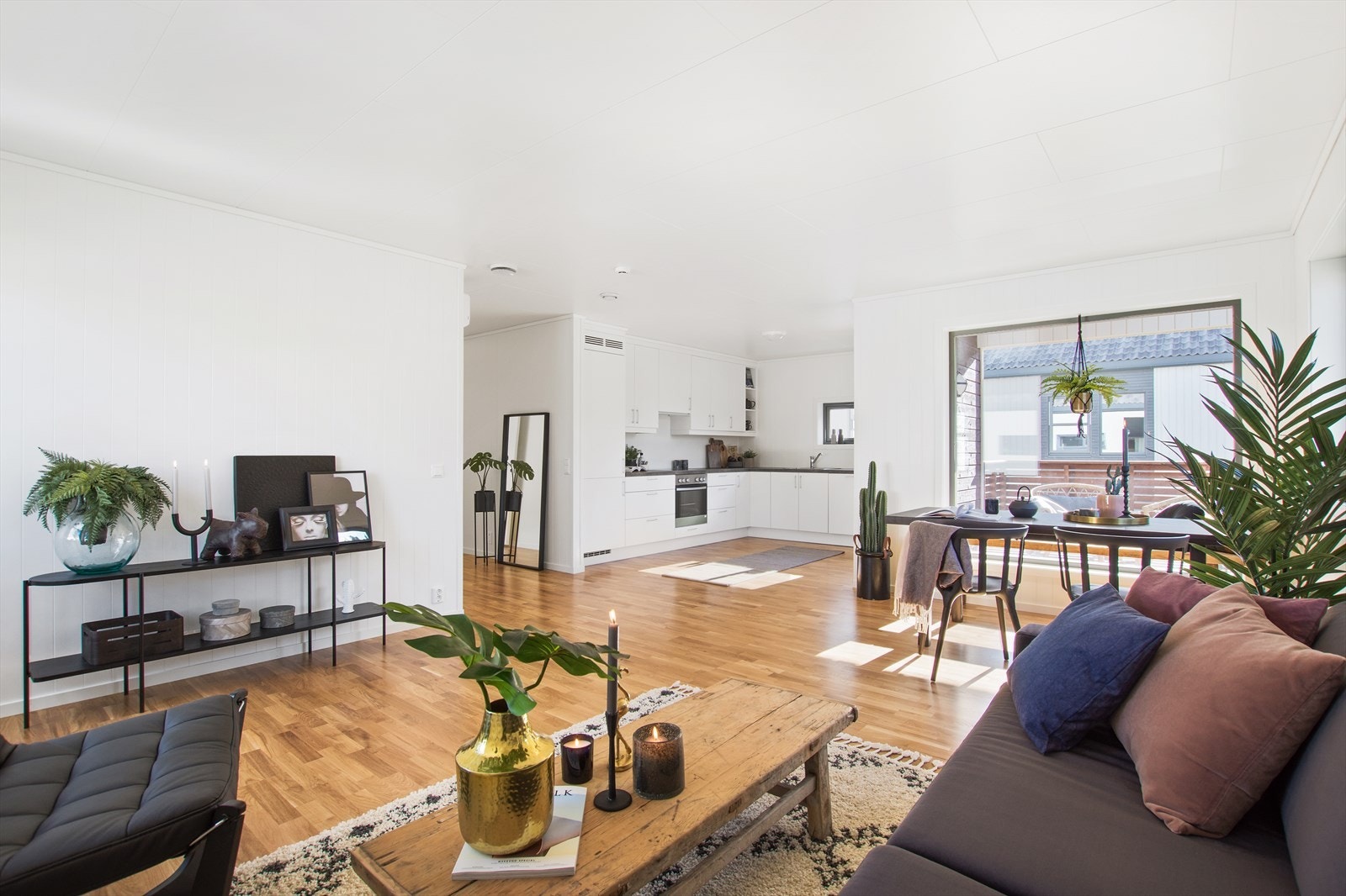 Velkommen til Skolegata 11 (H0101), og denne flotte leiligheten i Løkken sentrum! (Bildet er fra en tilsvarende leilighet levert av Gauldal Utbygging.) Galleribilde