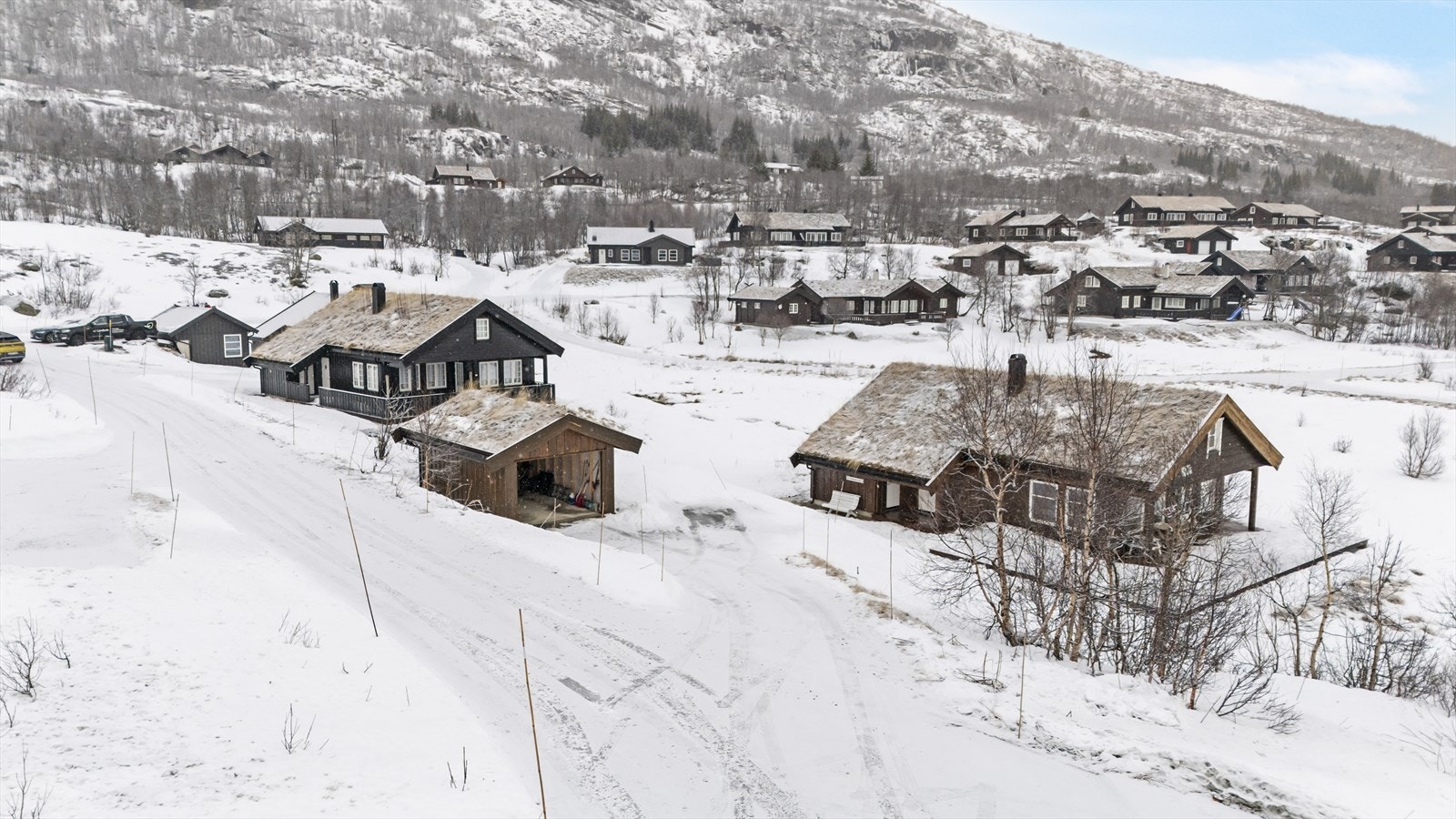 Brøyting gjennomføres av Hardangervidda Hytteservice AS og det faktureres kr. 7500 årlig. Galleribilde