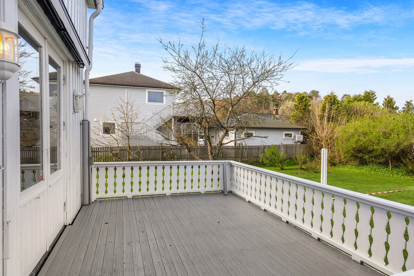 Verandaen på baksiden av huset Galleribilde
