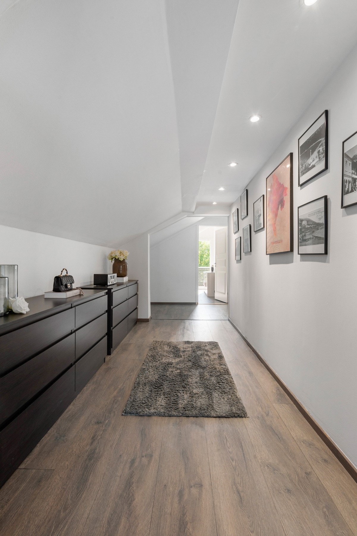 Det er utbredt bruk av downlights i eneboligen. Galleribilde