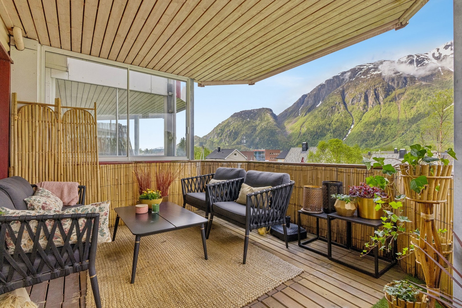 En herlig oase hvor du kan nyte sola morgen og kveld. Galleribilde