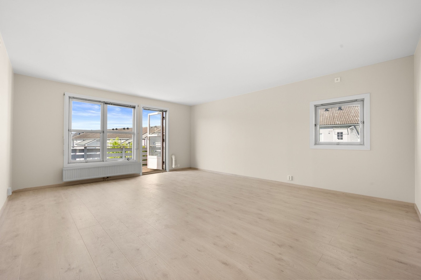 Stor og lys stue Galleribilde