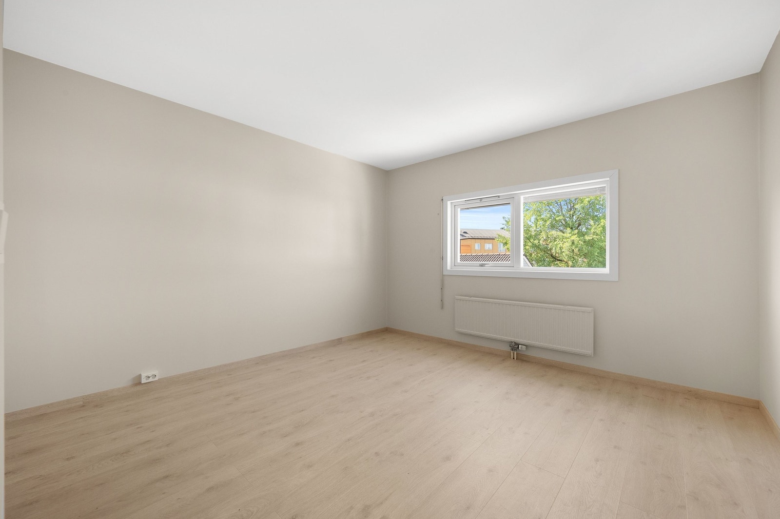 Soverom 1 sett fra gang Galleribilde