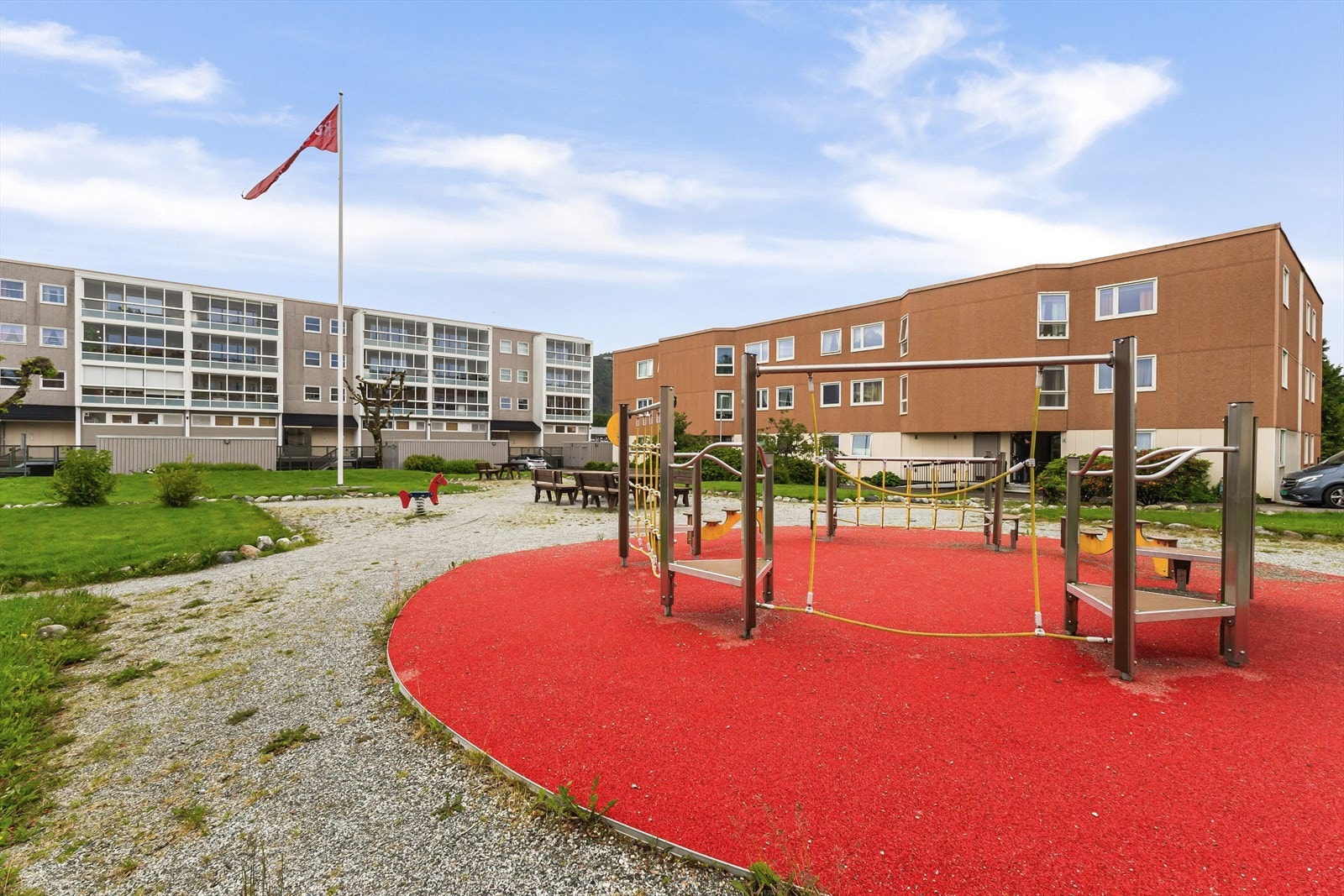 Lekeplassen som man ser fra balkongen. Galleribilde