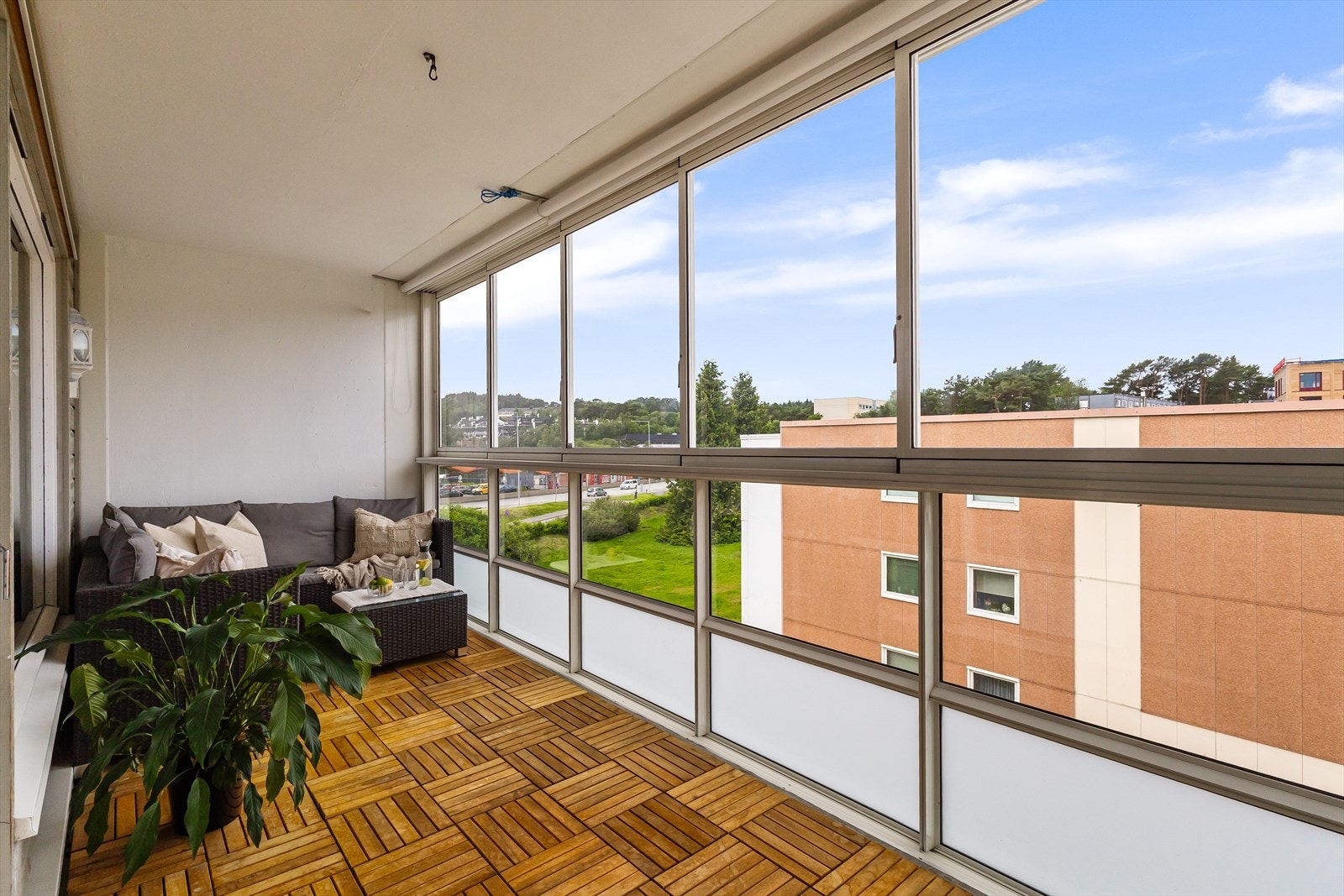 Balkongen er målt til 9,7 m². Galleribilde