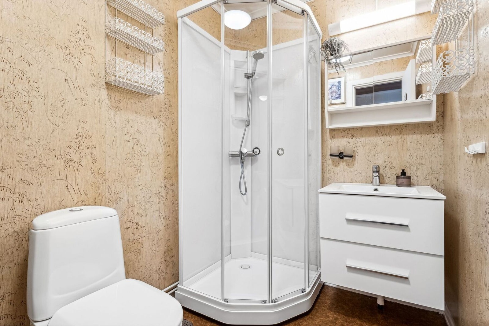 Baderom fra byggeår. Galleribilde