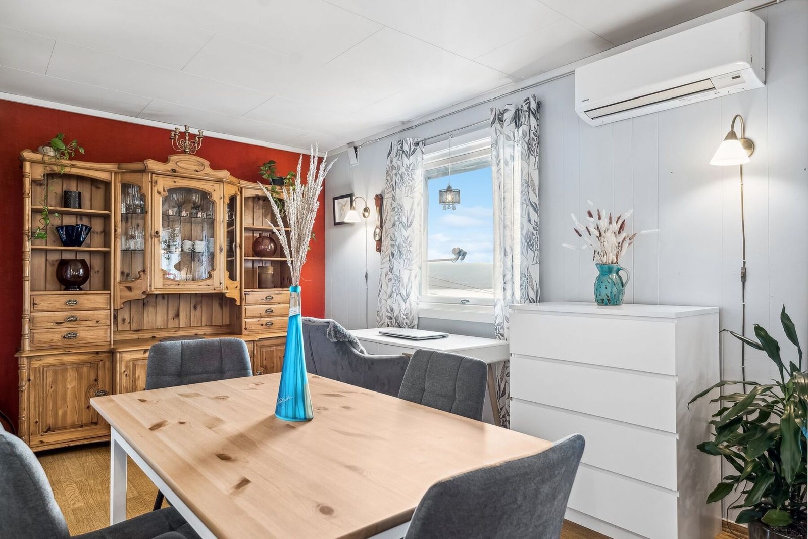 Spisestue. Galleribilde