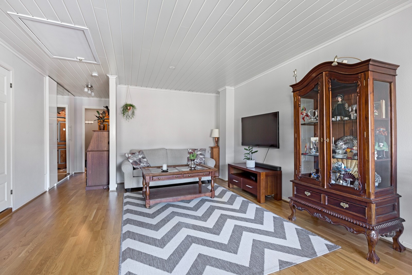 I stua er det god plass til sofagruppe og ønsket møblering Galleribilde