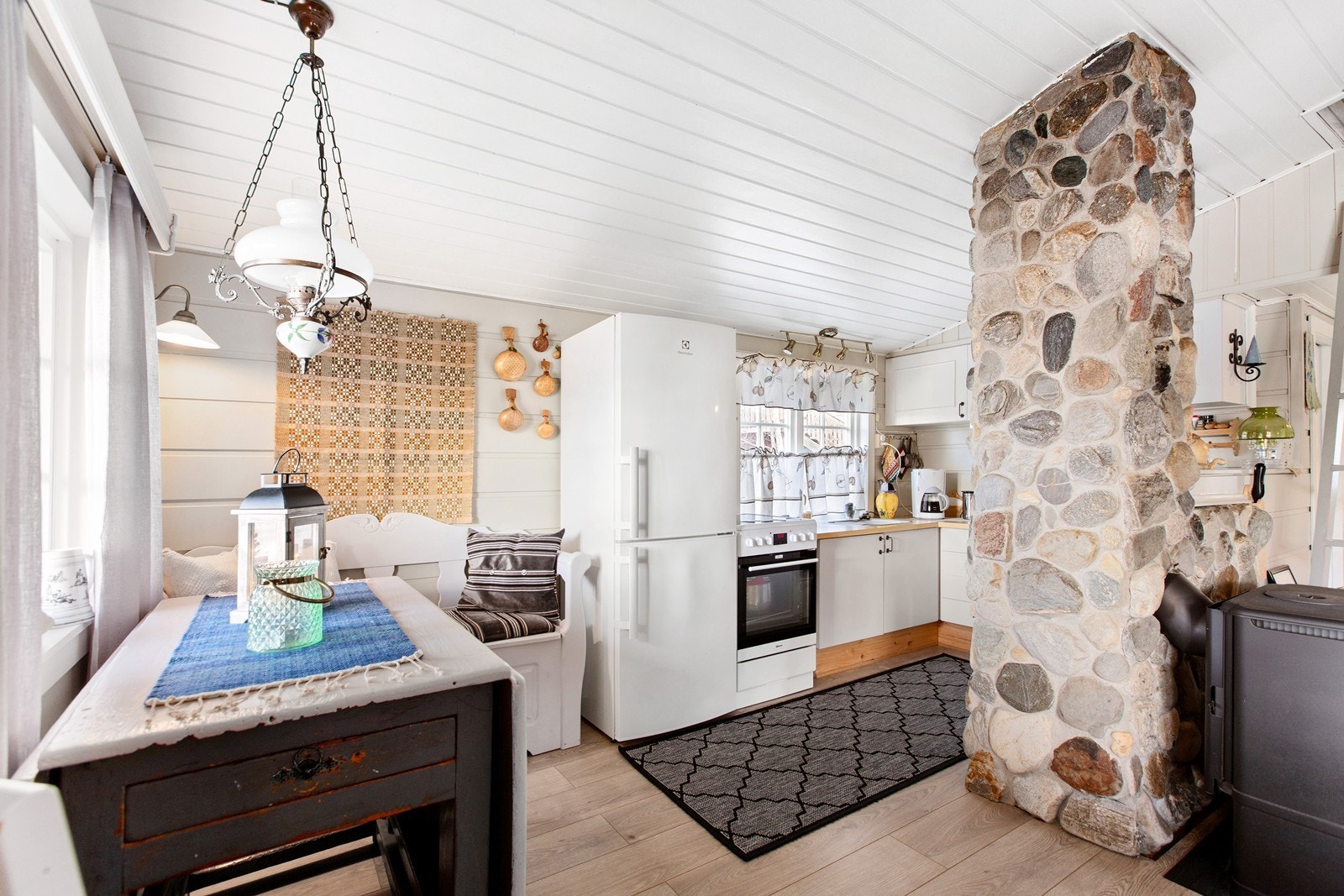 Videre inn til kjøkkenet Galleribilde