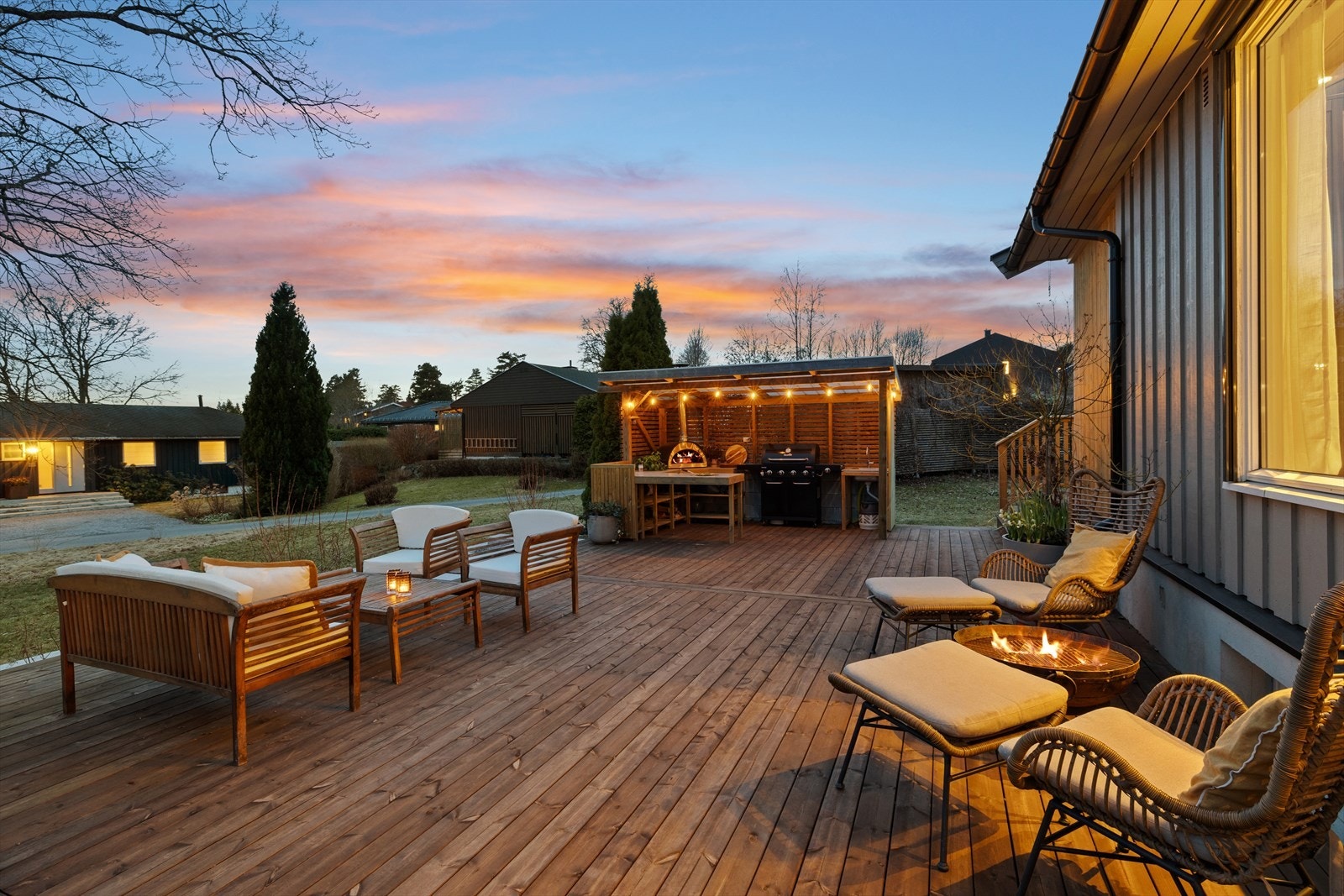 Drenering av boligen er fra 2023. Terrassen er ny i 2024 Galleribilde